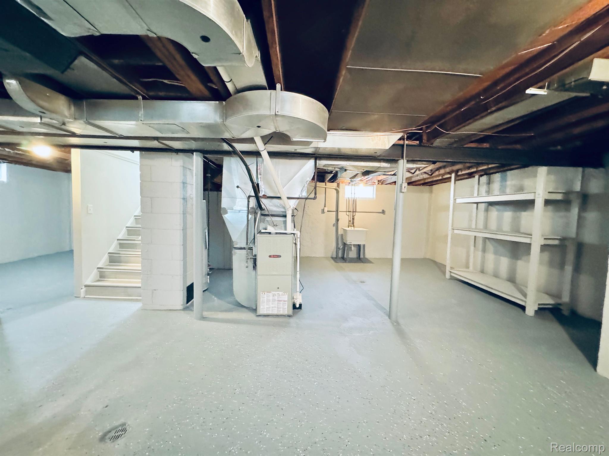 14141 LONGTIN Street