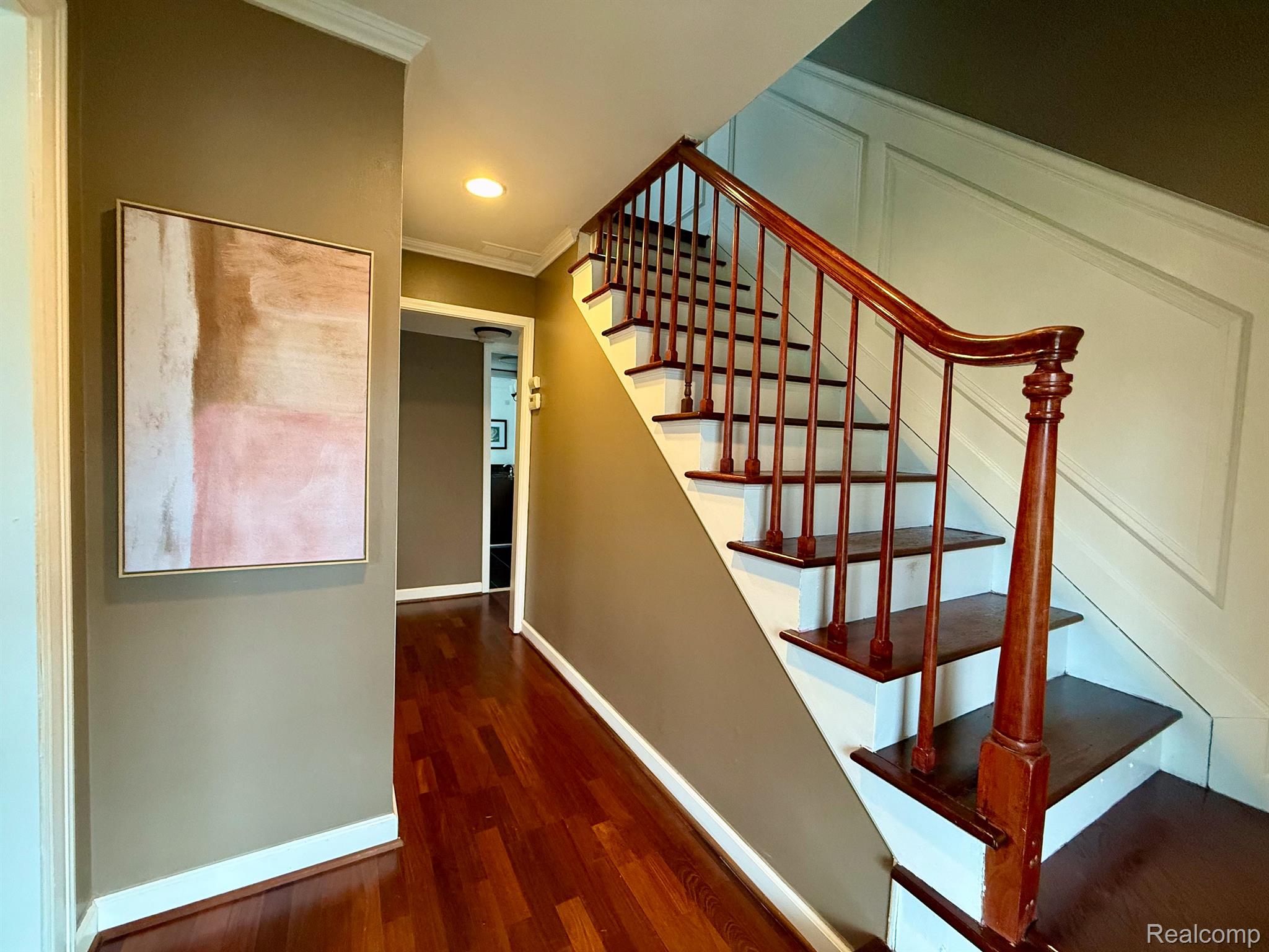 2369 LONDON Drive
