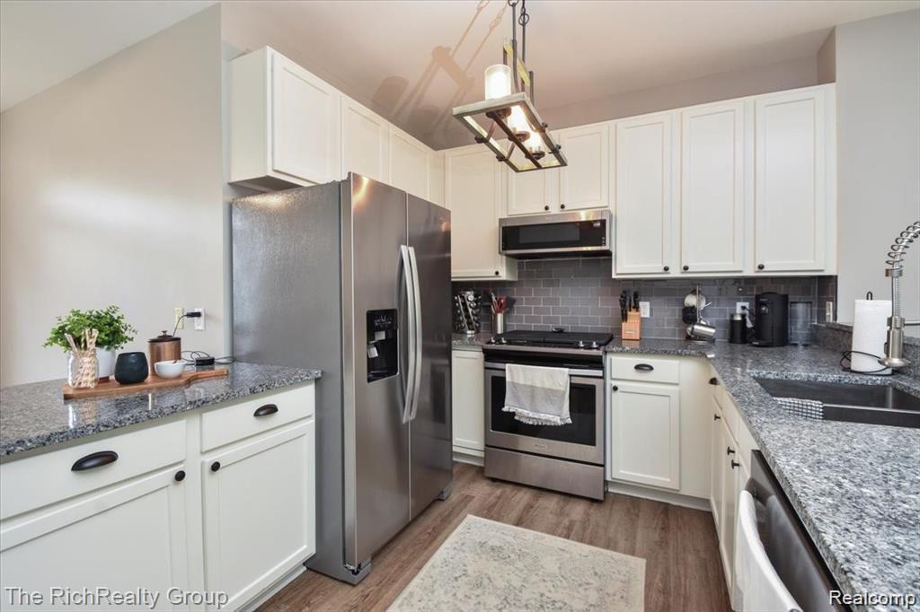 330 RED RYDER Drive 43