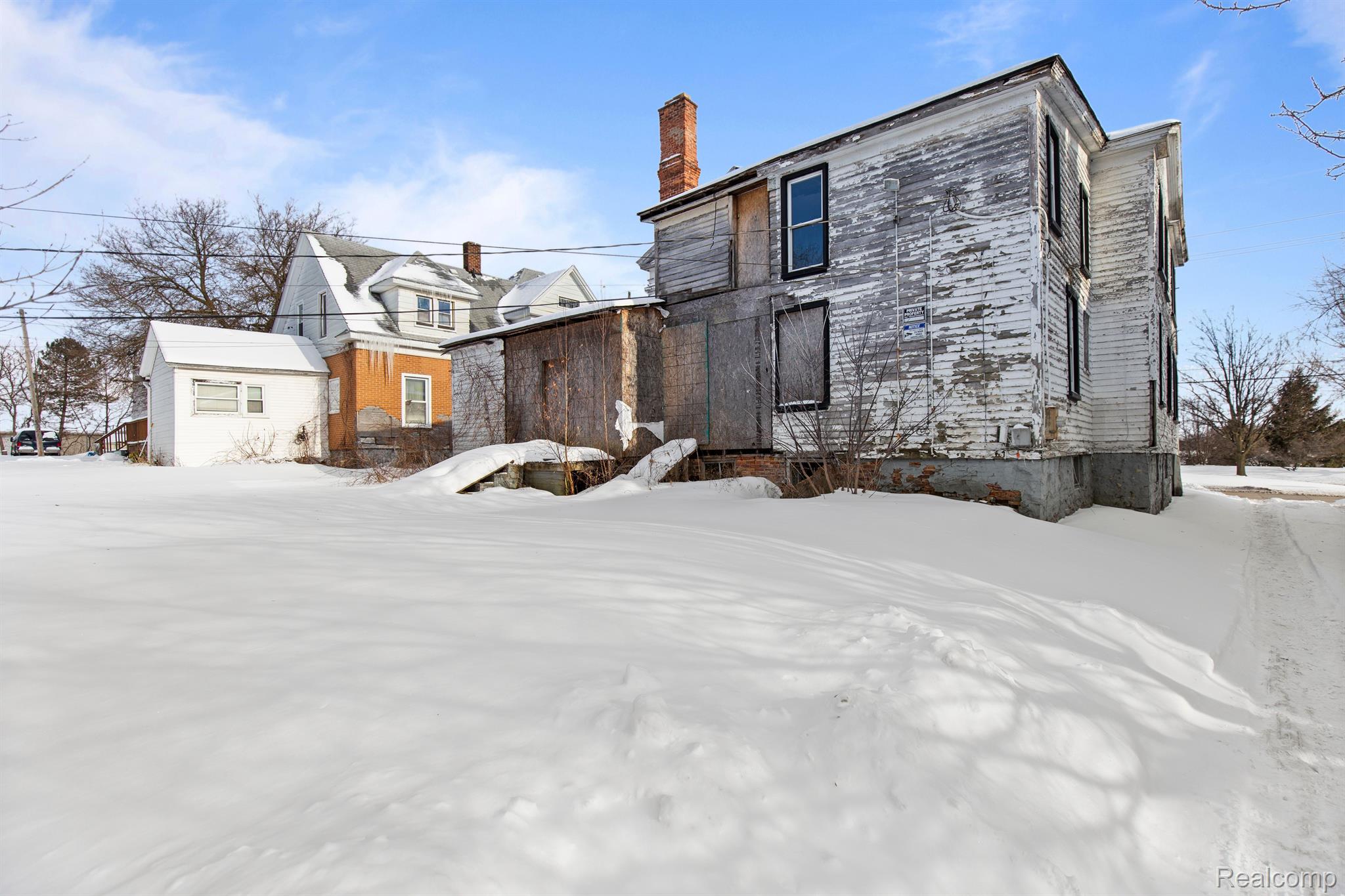 258 ORCHARD LAKE Road