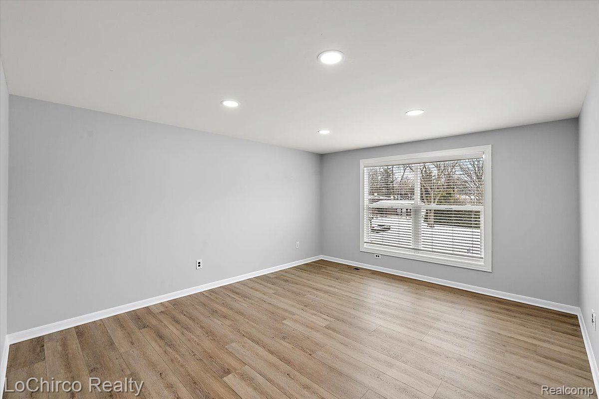 3495 MACNICHOL Trail