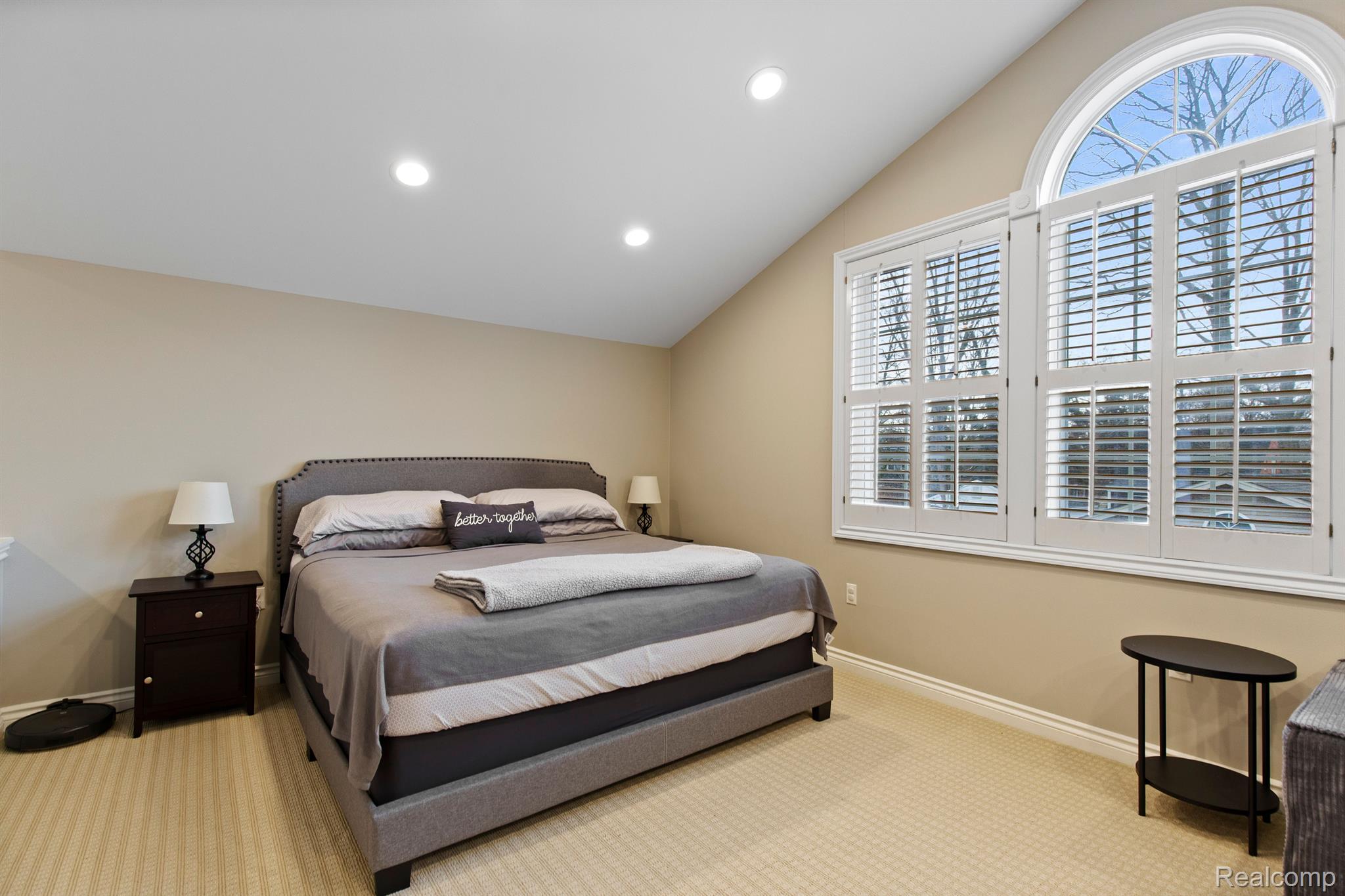 1395 ROSLYN Road