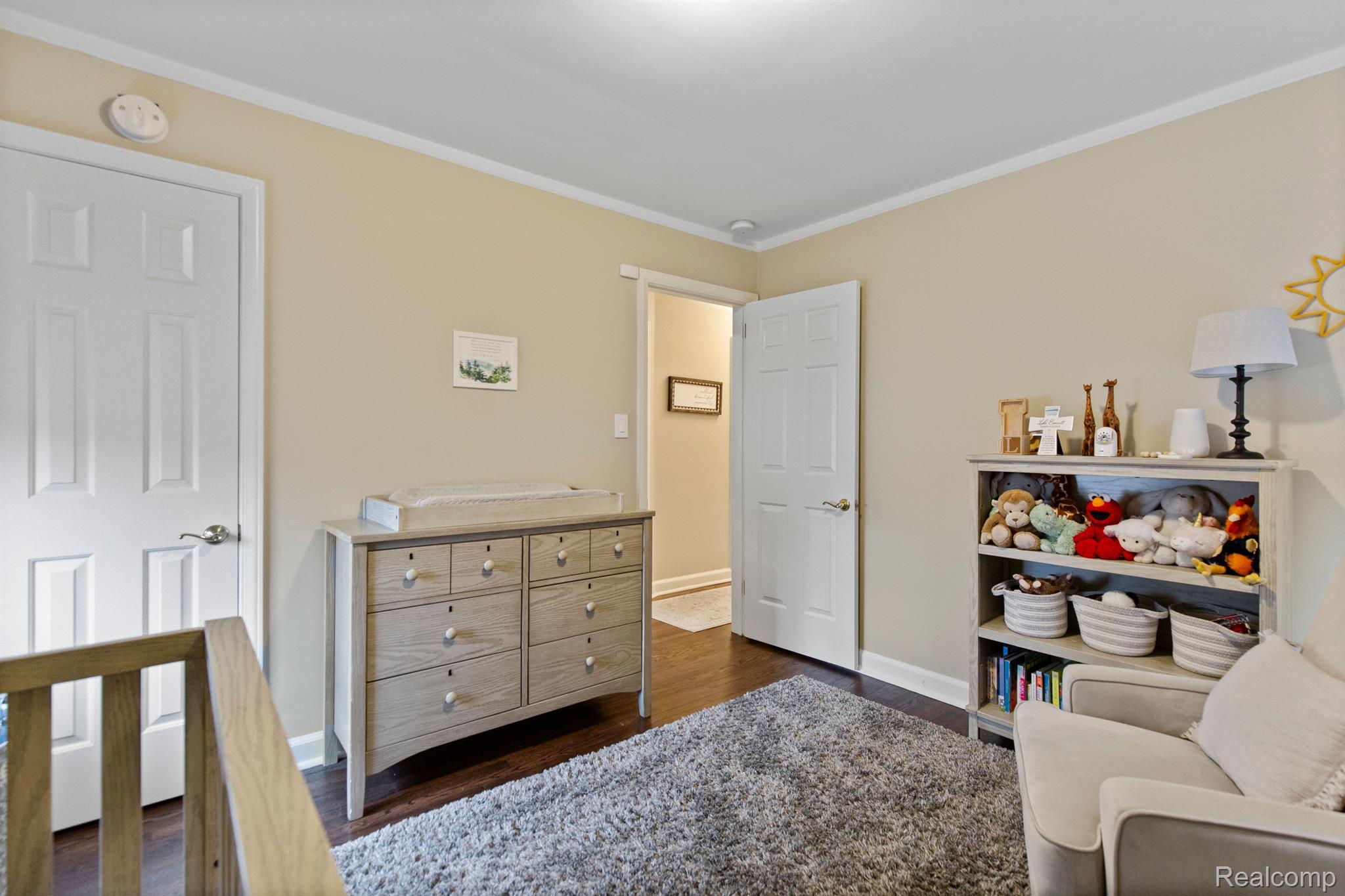 1395 ROSLYN Road