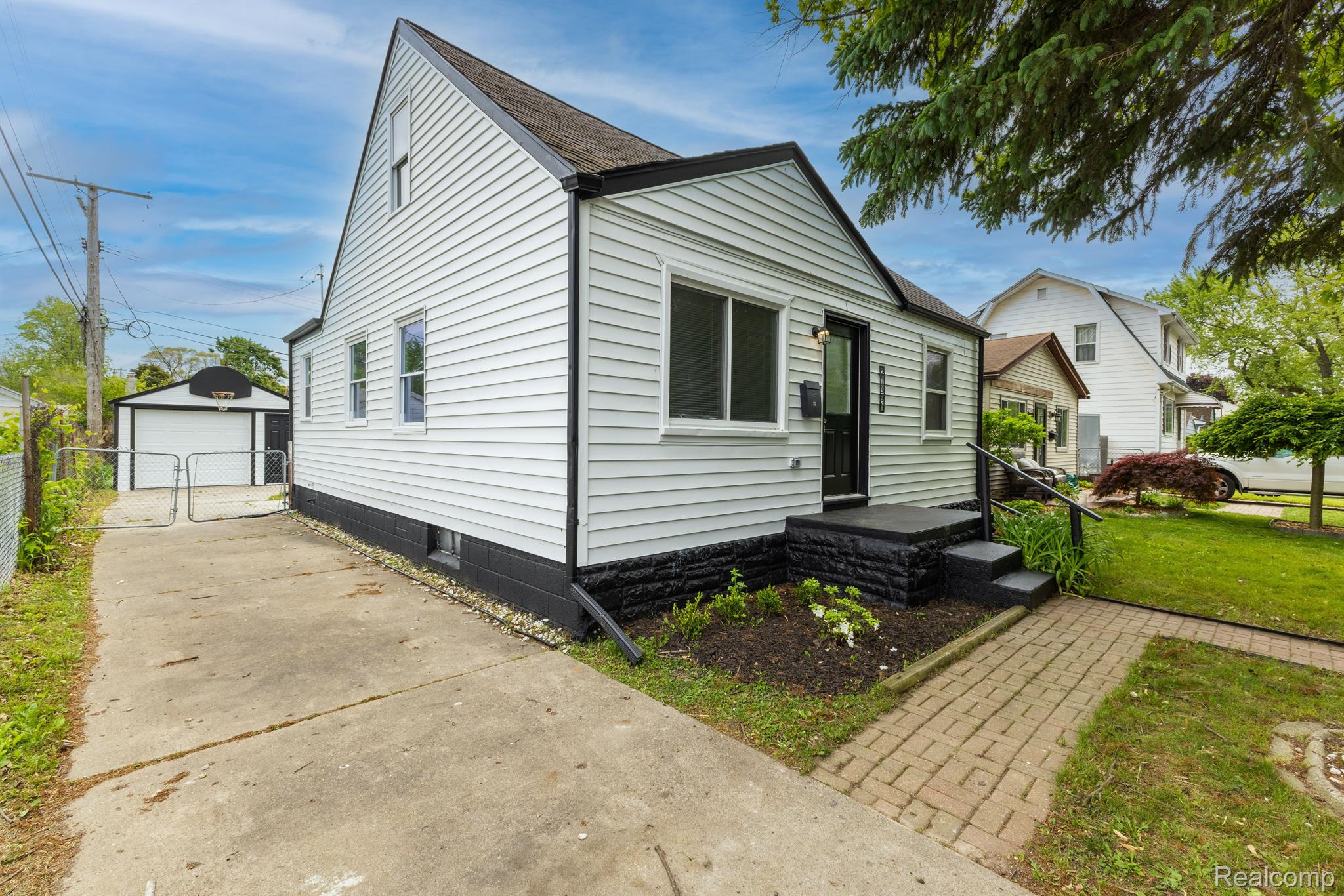 27396 BEECHURST Street