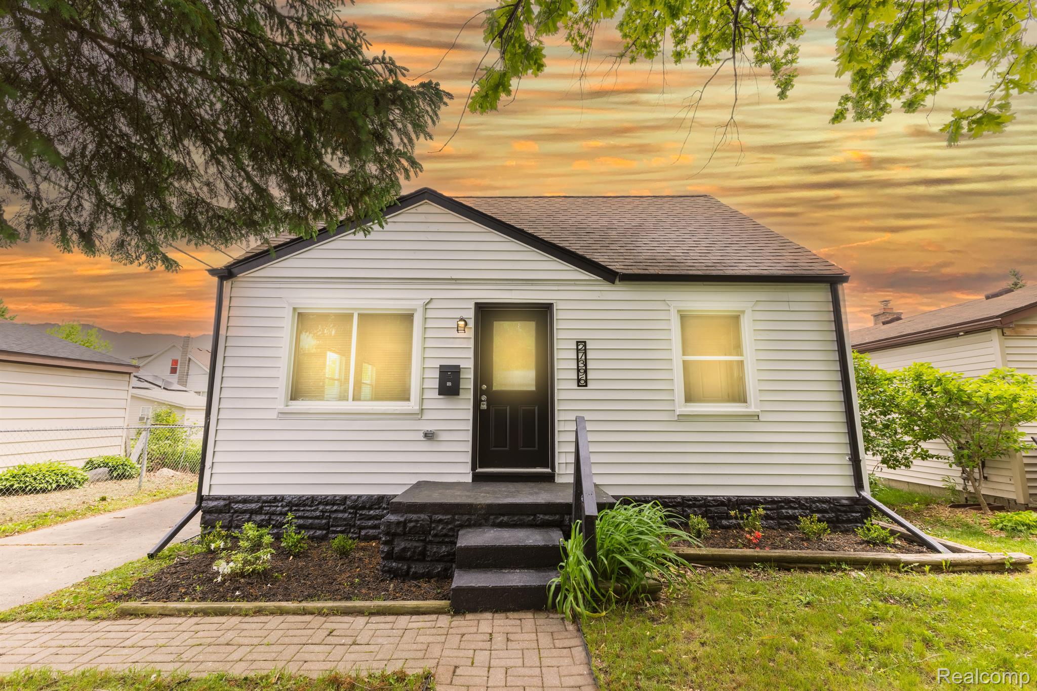 27396 BEECHURST Street