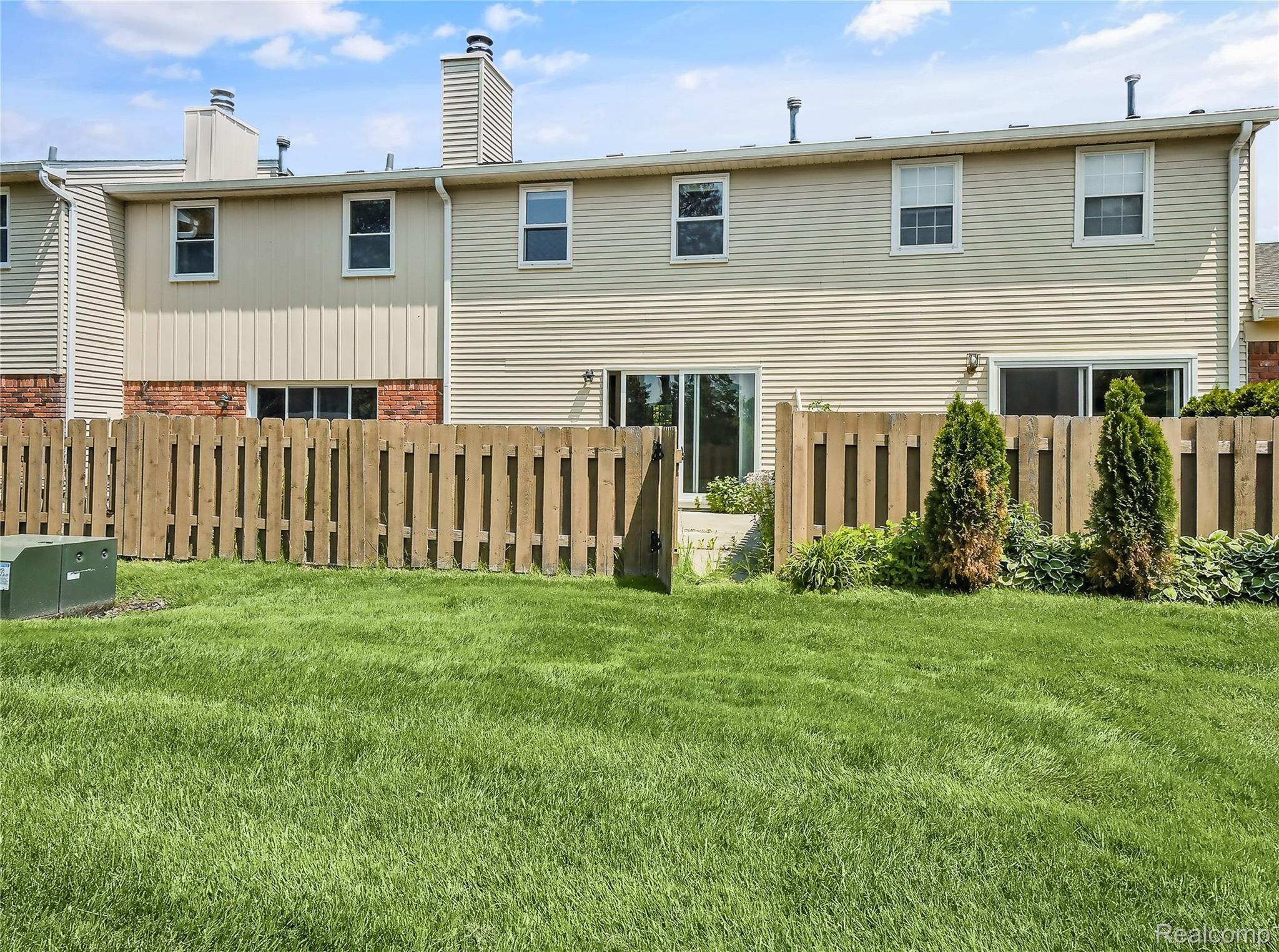 5345 Breeze Hill Place