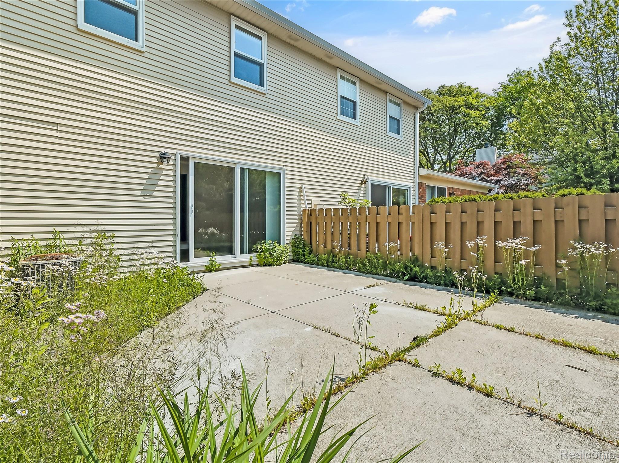 5345 Breeze Hill Place