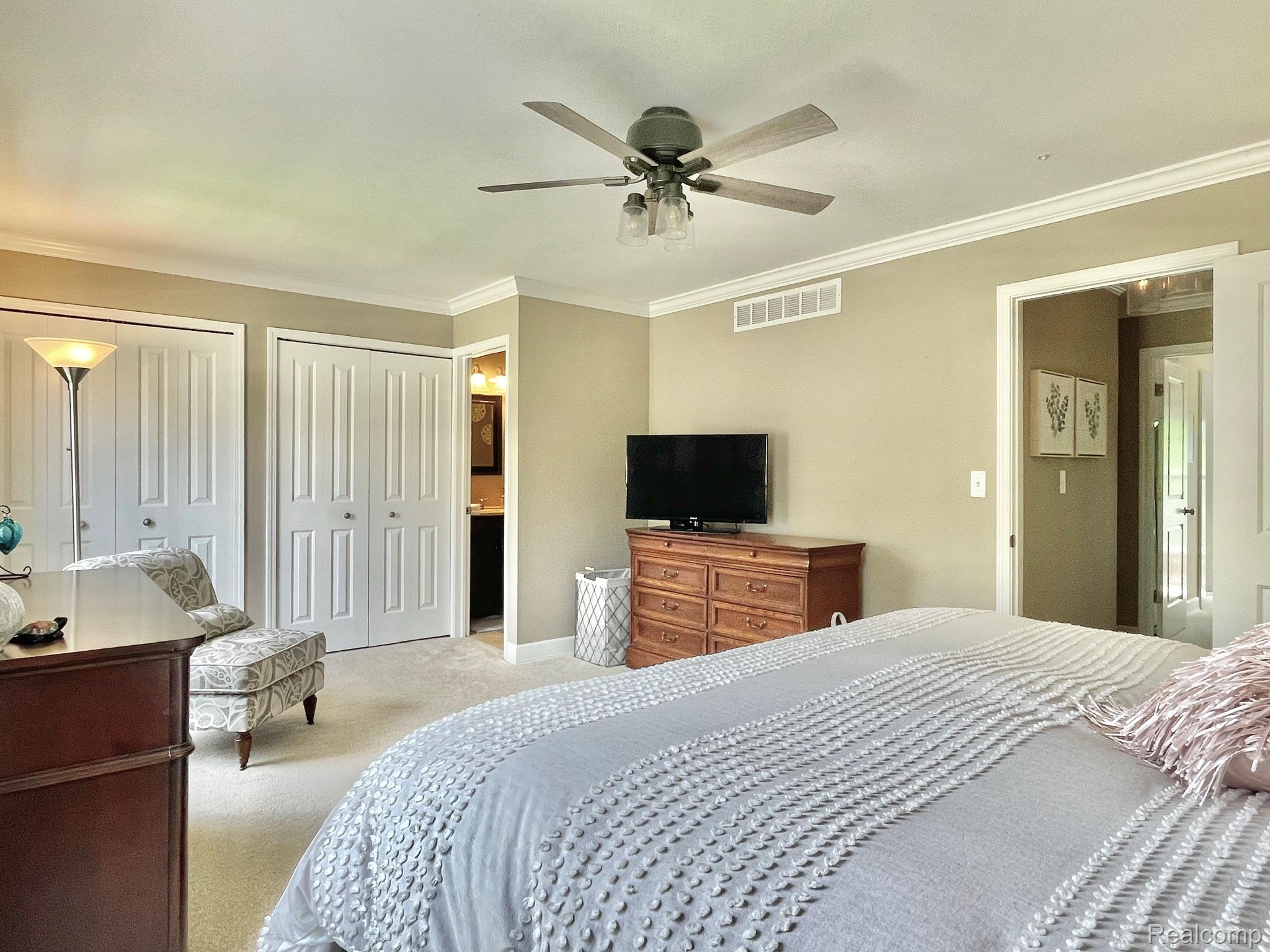 1123 Kings Cove Drive