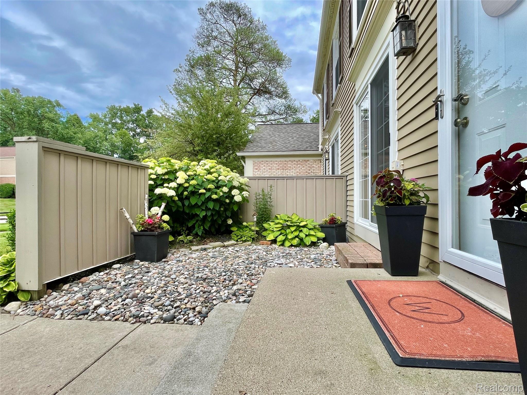 1123 Kings Cove Drive