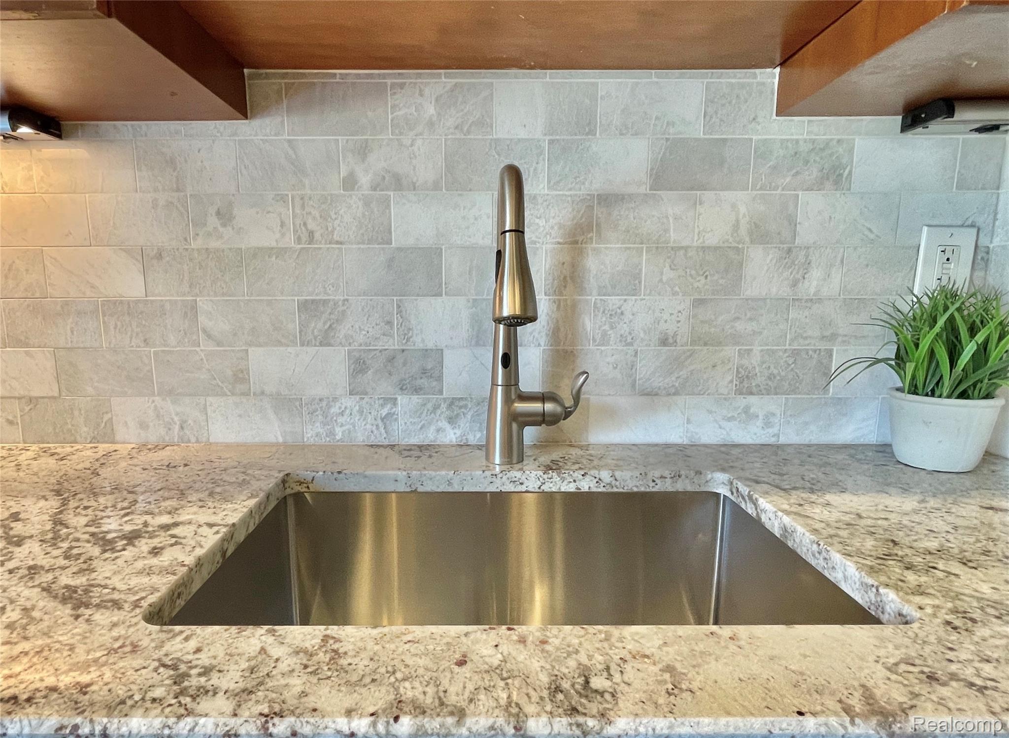 1123 Kings Cove Drive