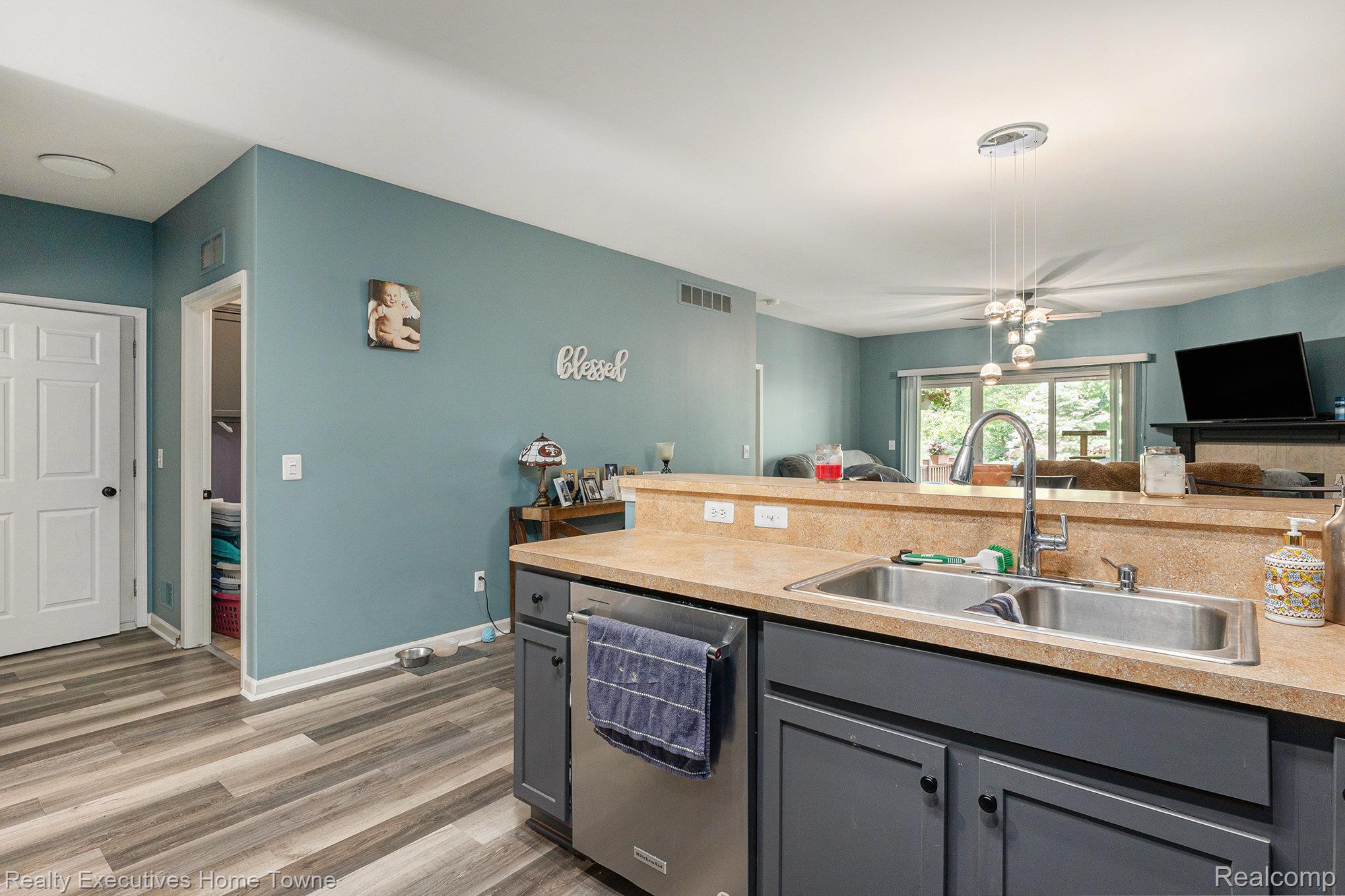 5187 Mesa Drive