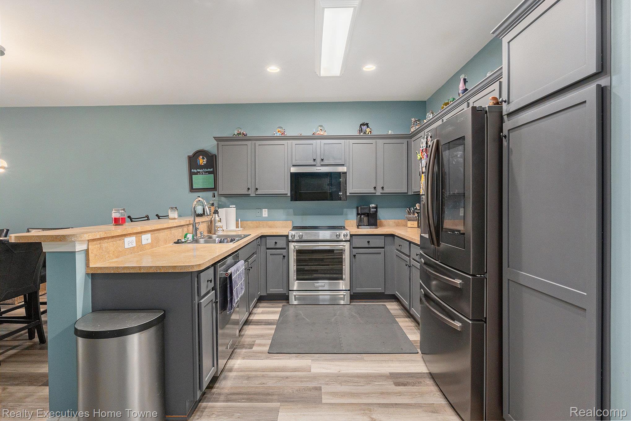 5187 Mesa Drive