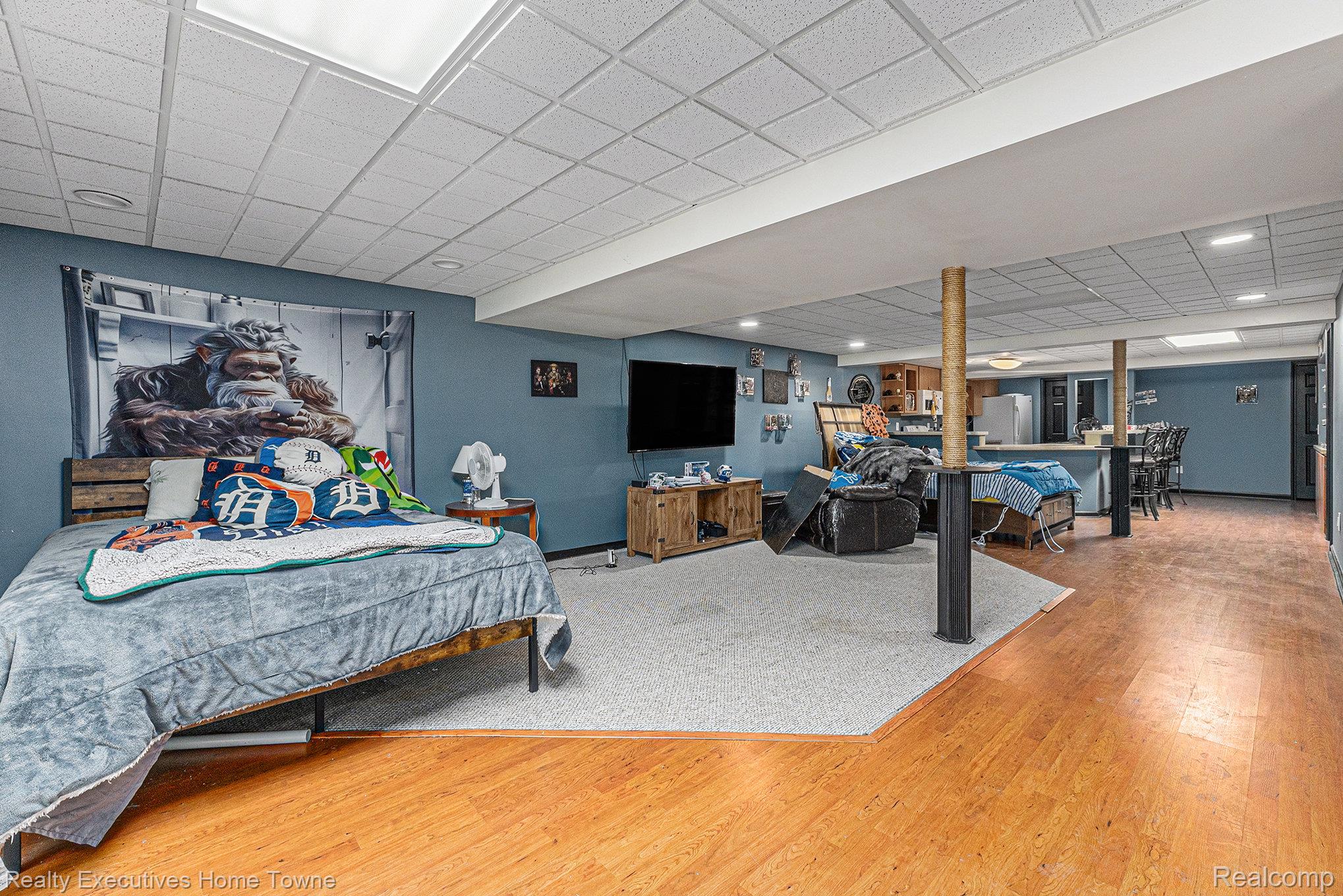 5187 Mesa Drive