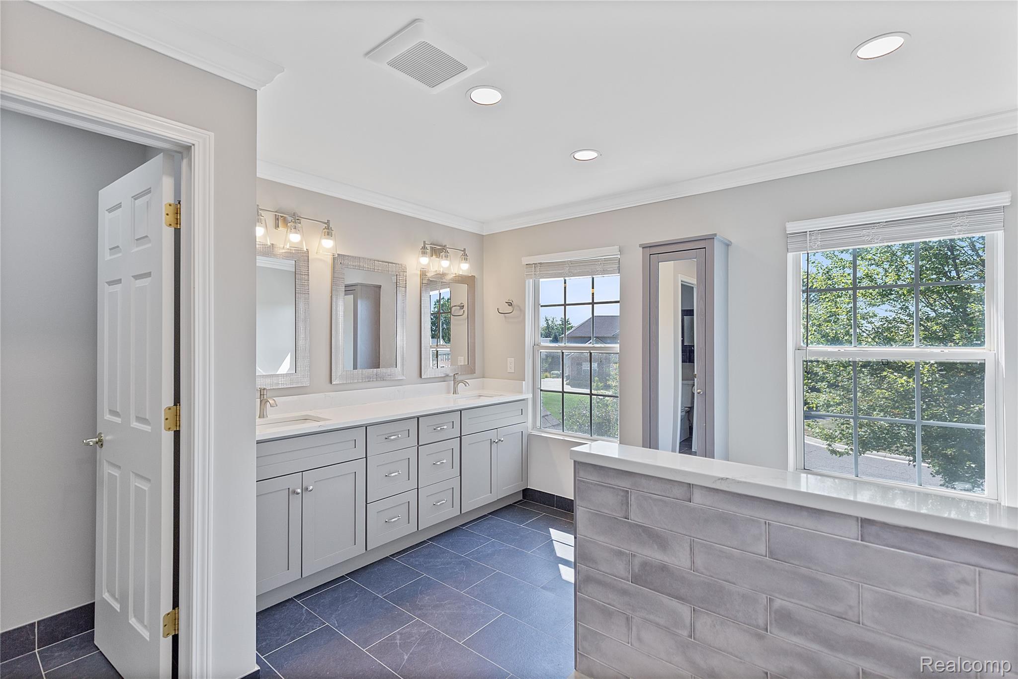 4360 Carriage Hill Court