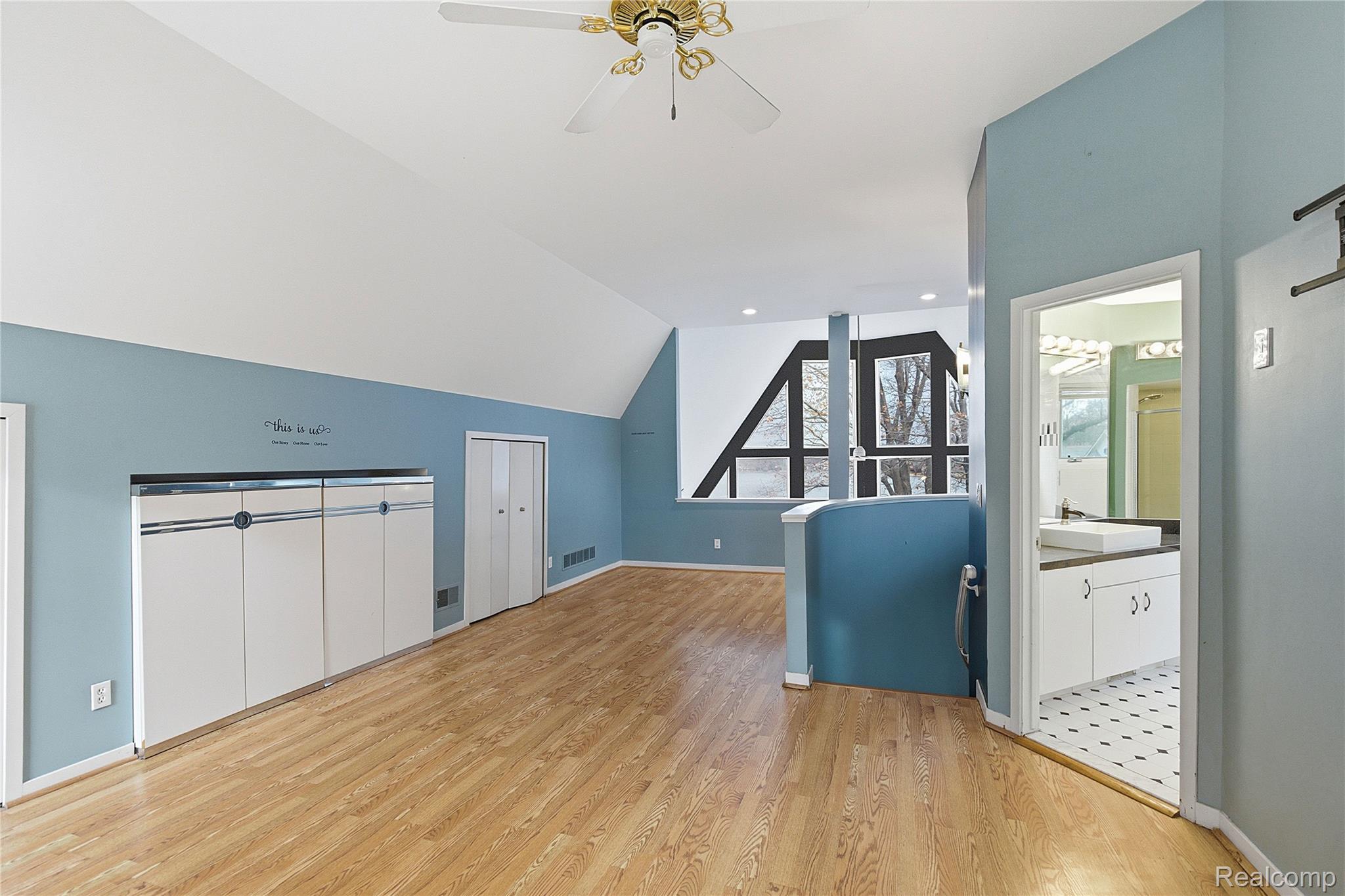 2347 Silverdown Court