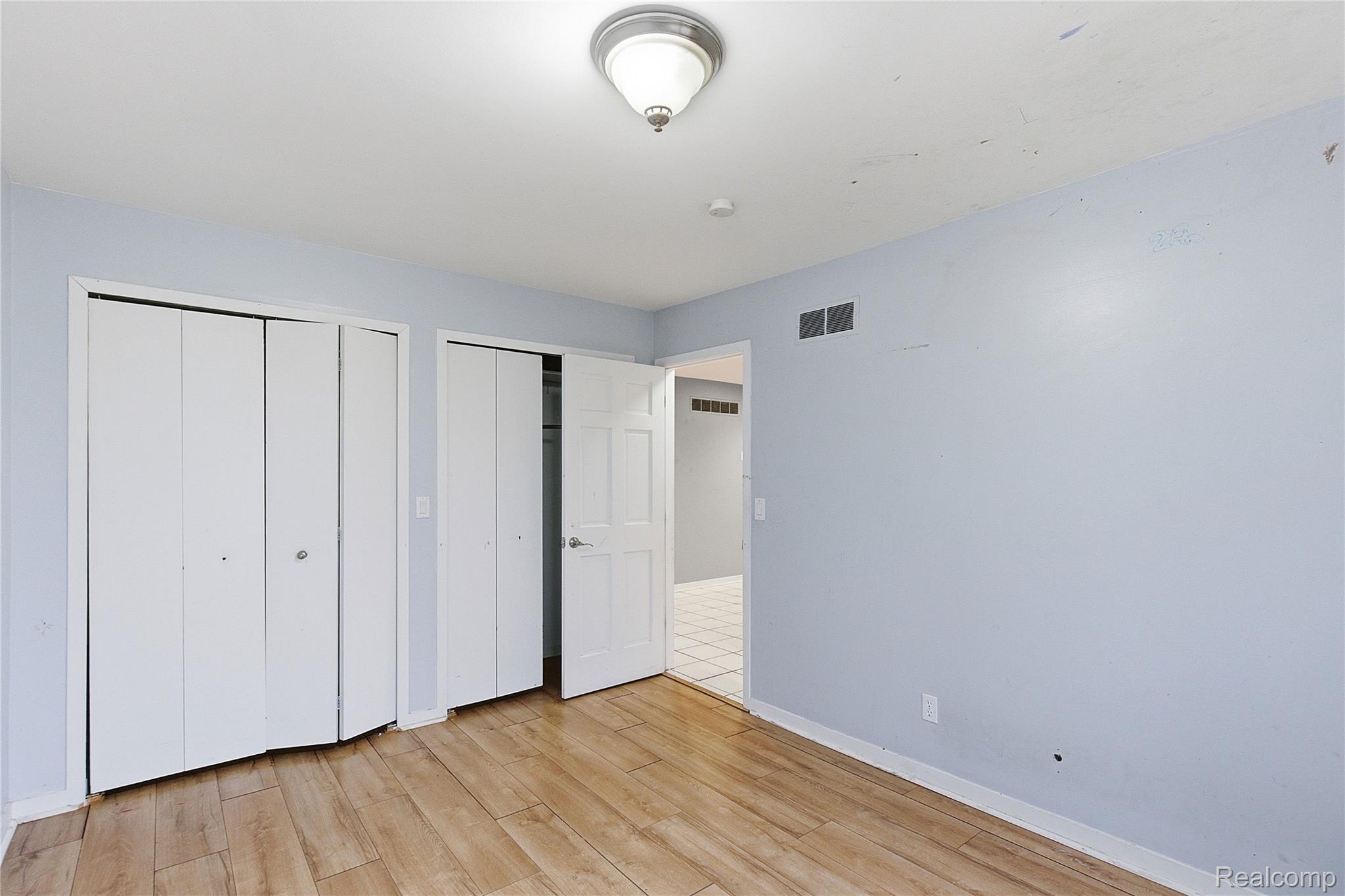 2347 Silverdown Court