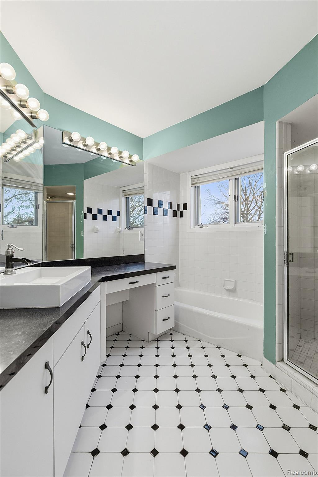 2347 Silverdown Court