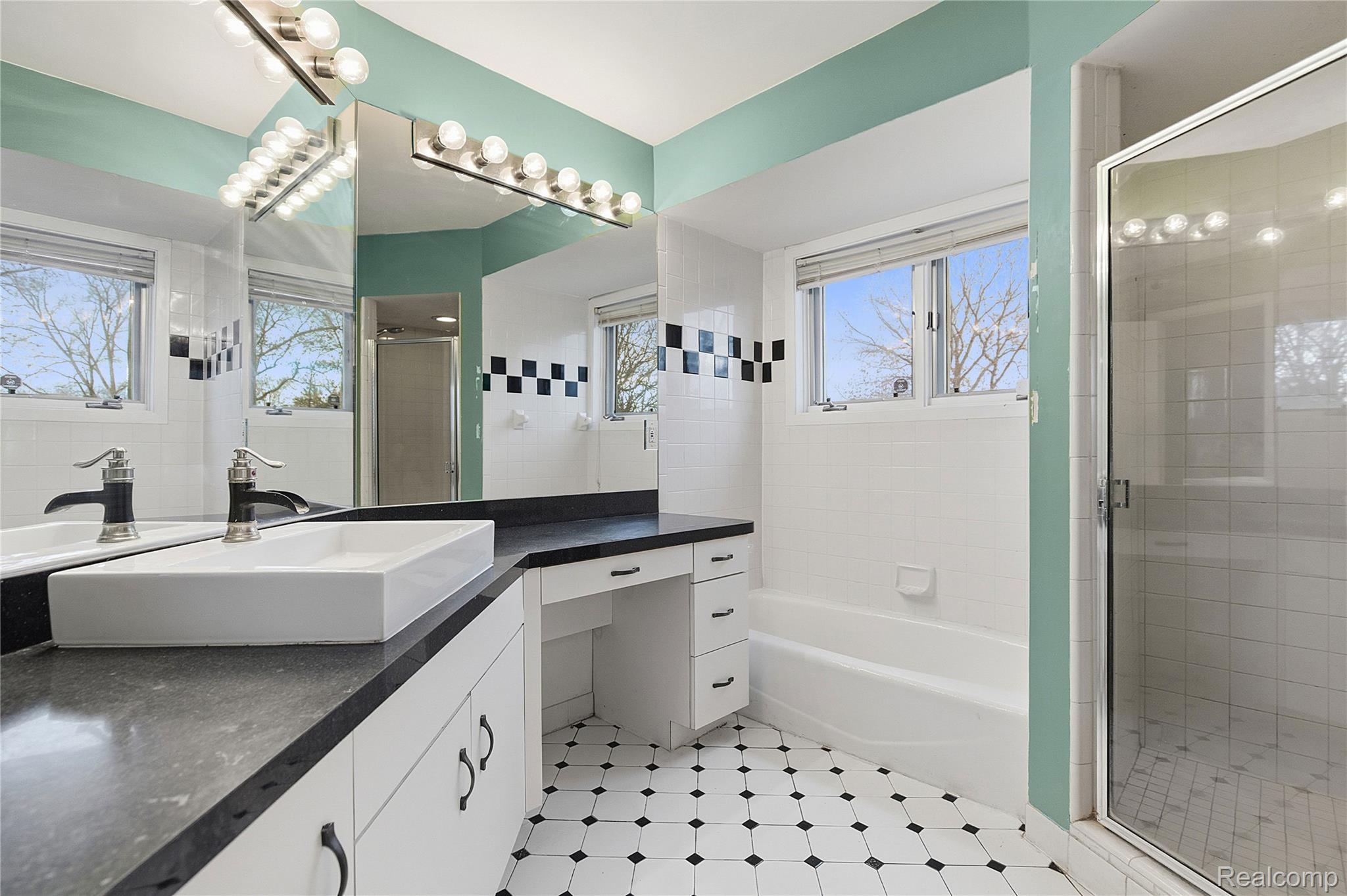 2347 Silverdown Court