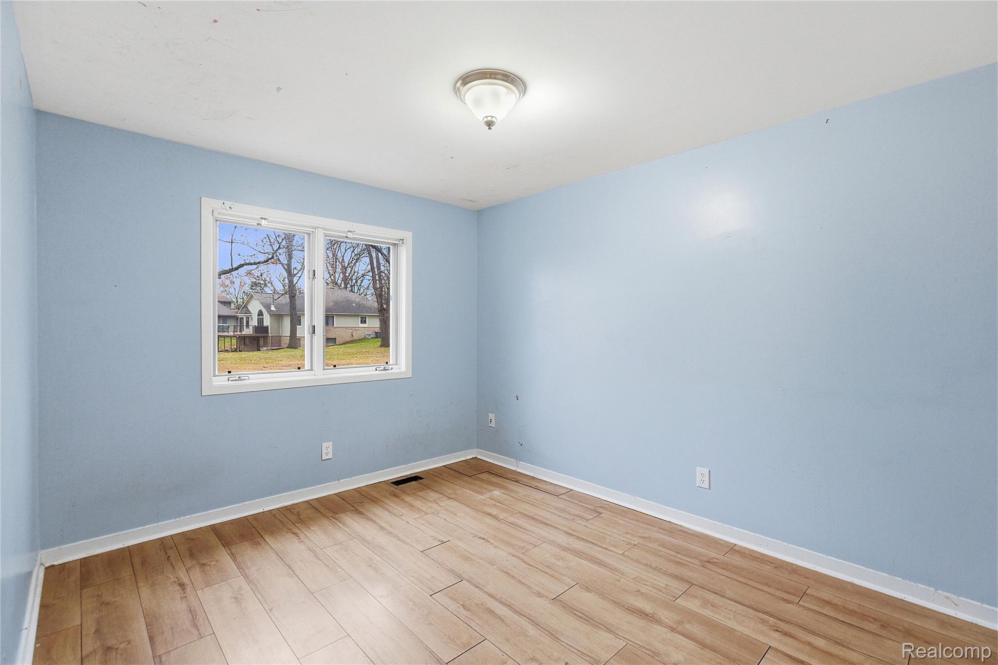 2347 Silverdown Court