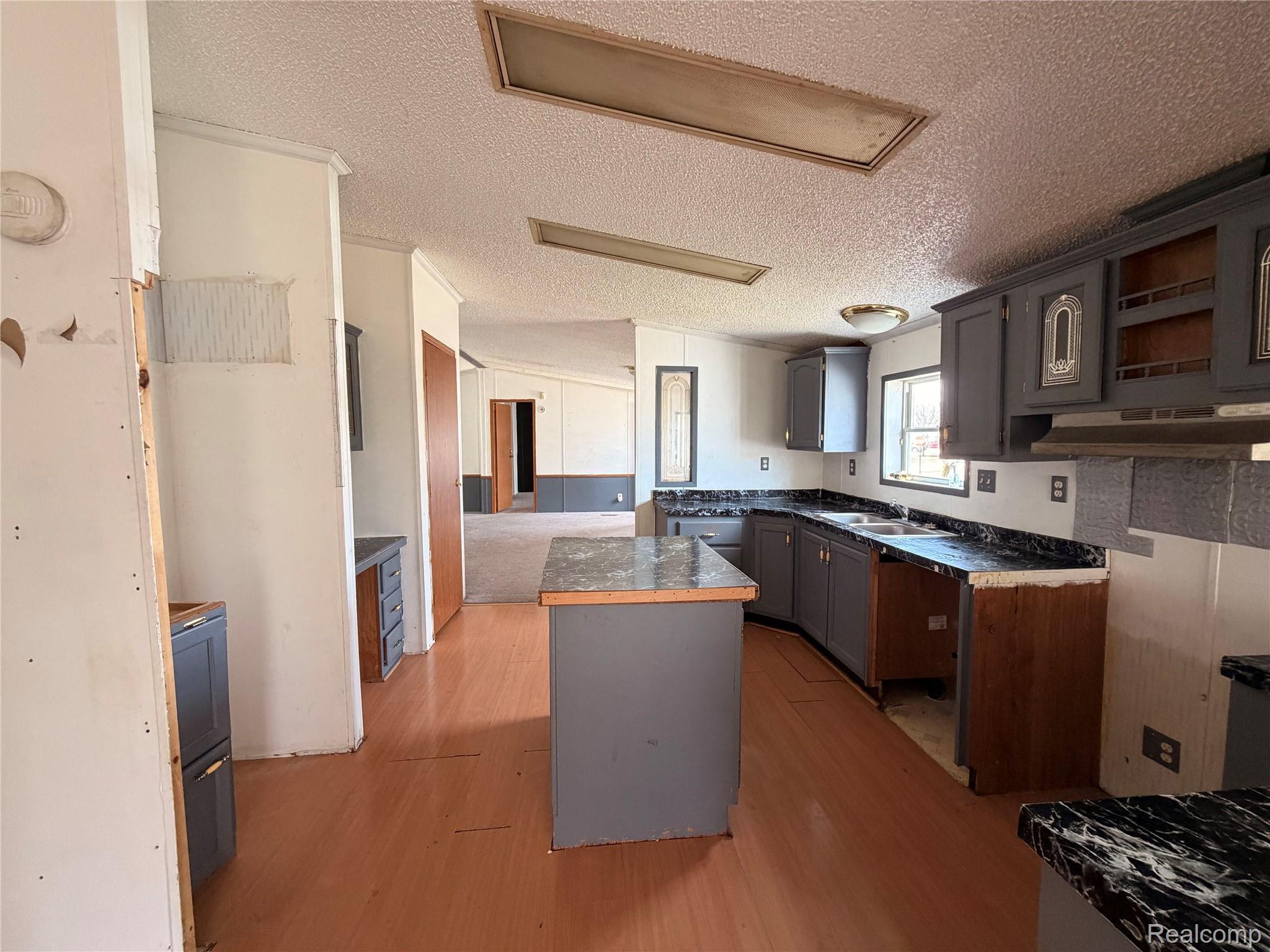 7065 El paso Boulevard