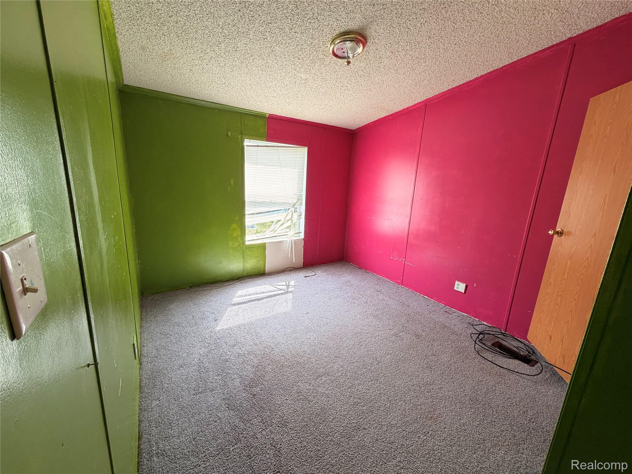 7065 El paso Boulevard