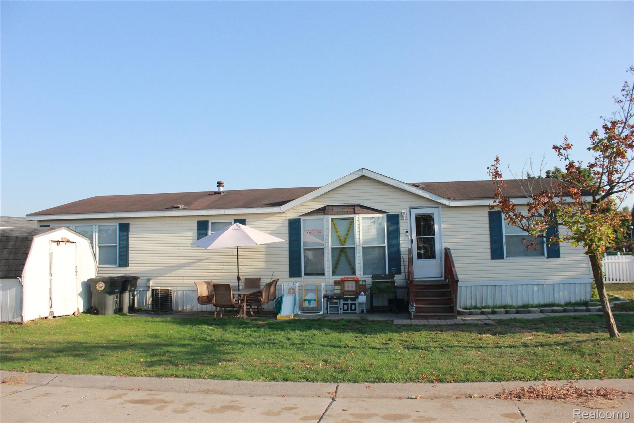 7065 El paso Boulevard