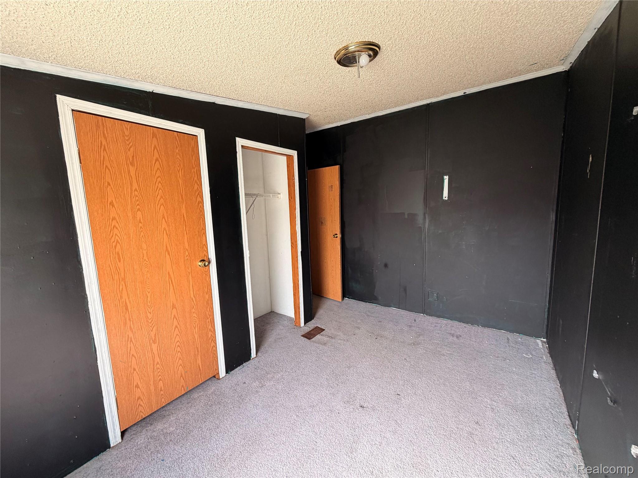 7065 El paso Boulevard