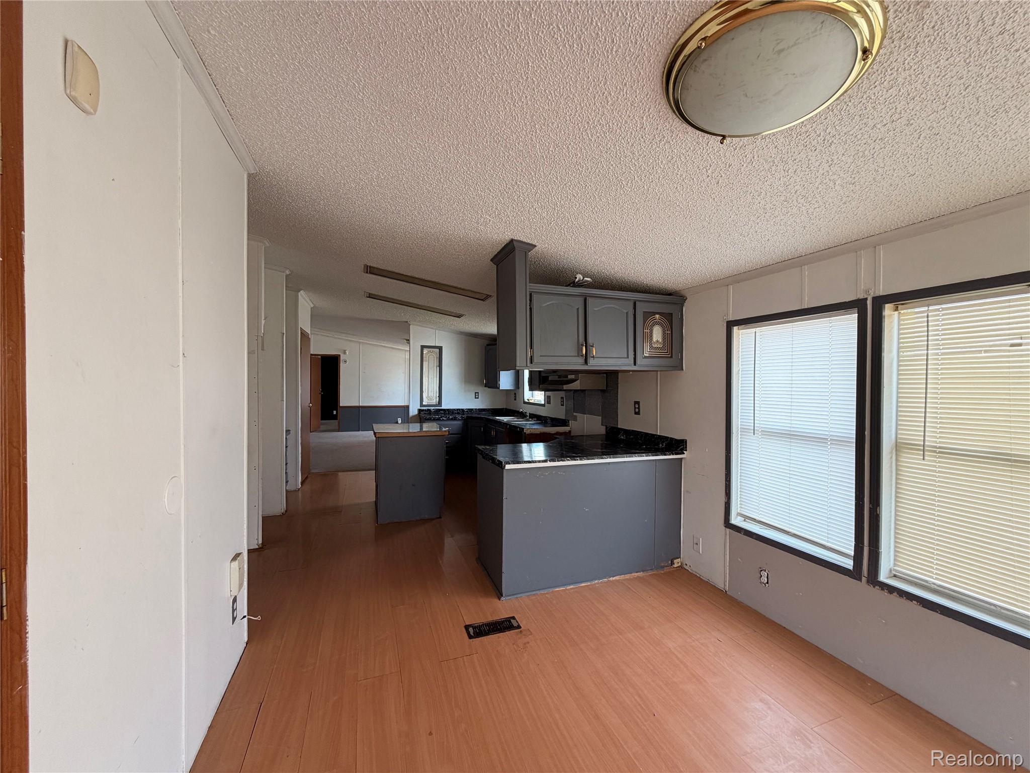 7065 El paso Boulevard