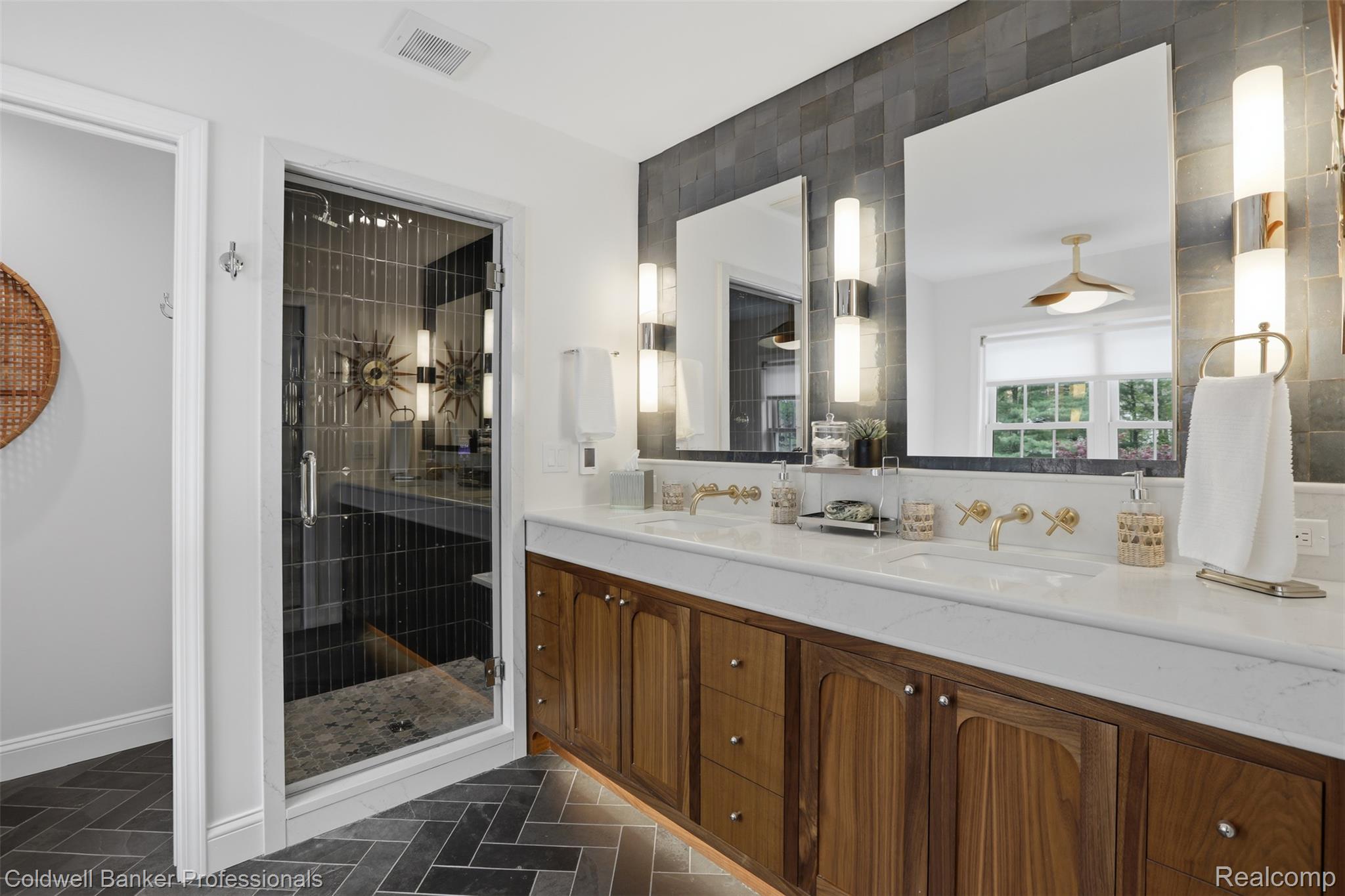 5490 Great Fosters Drive