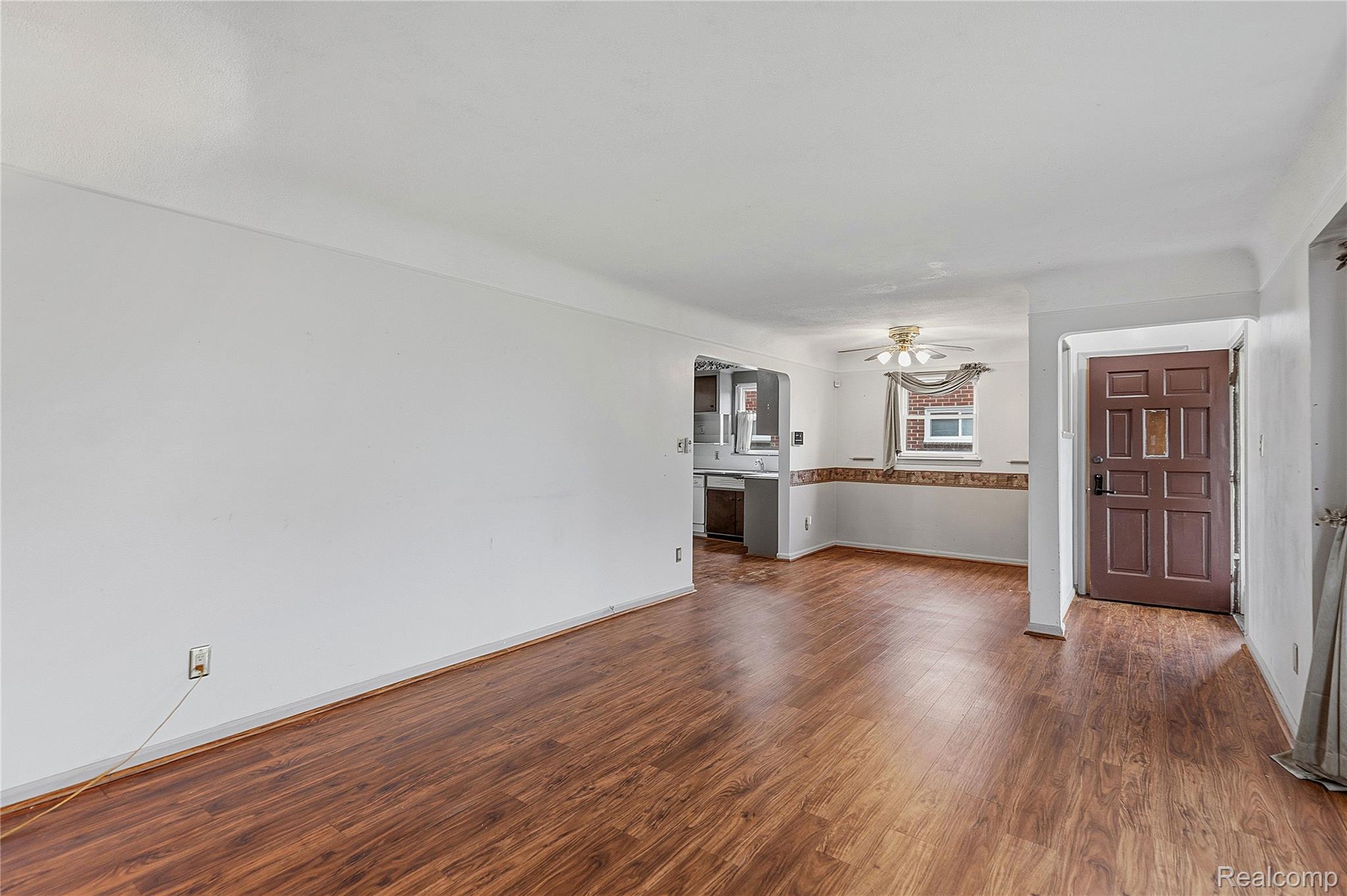 9538 Hazelton