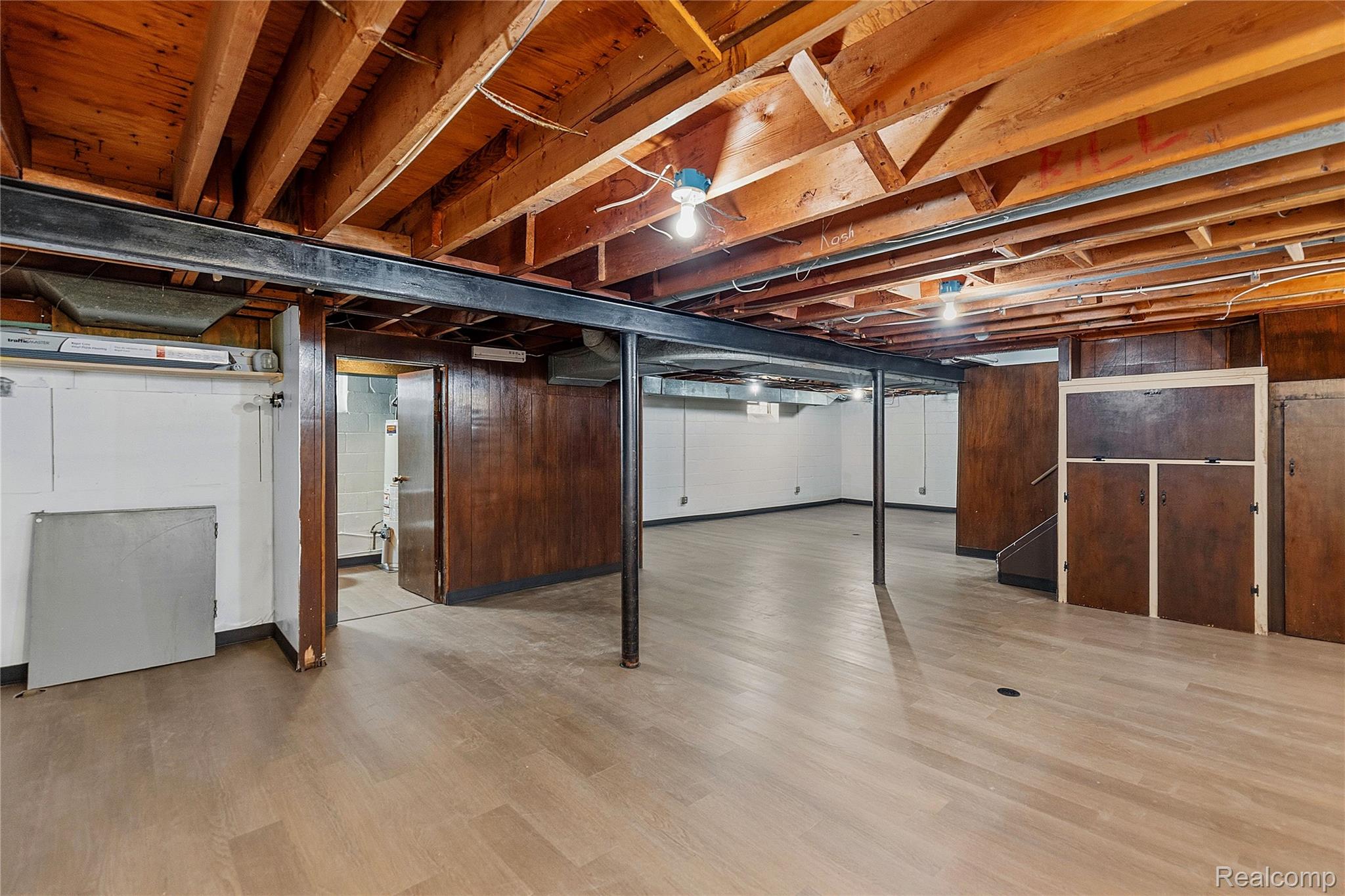 9538 Hazelton