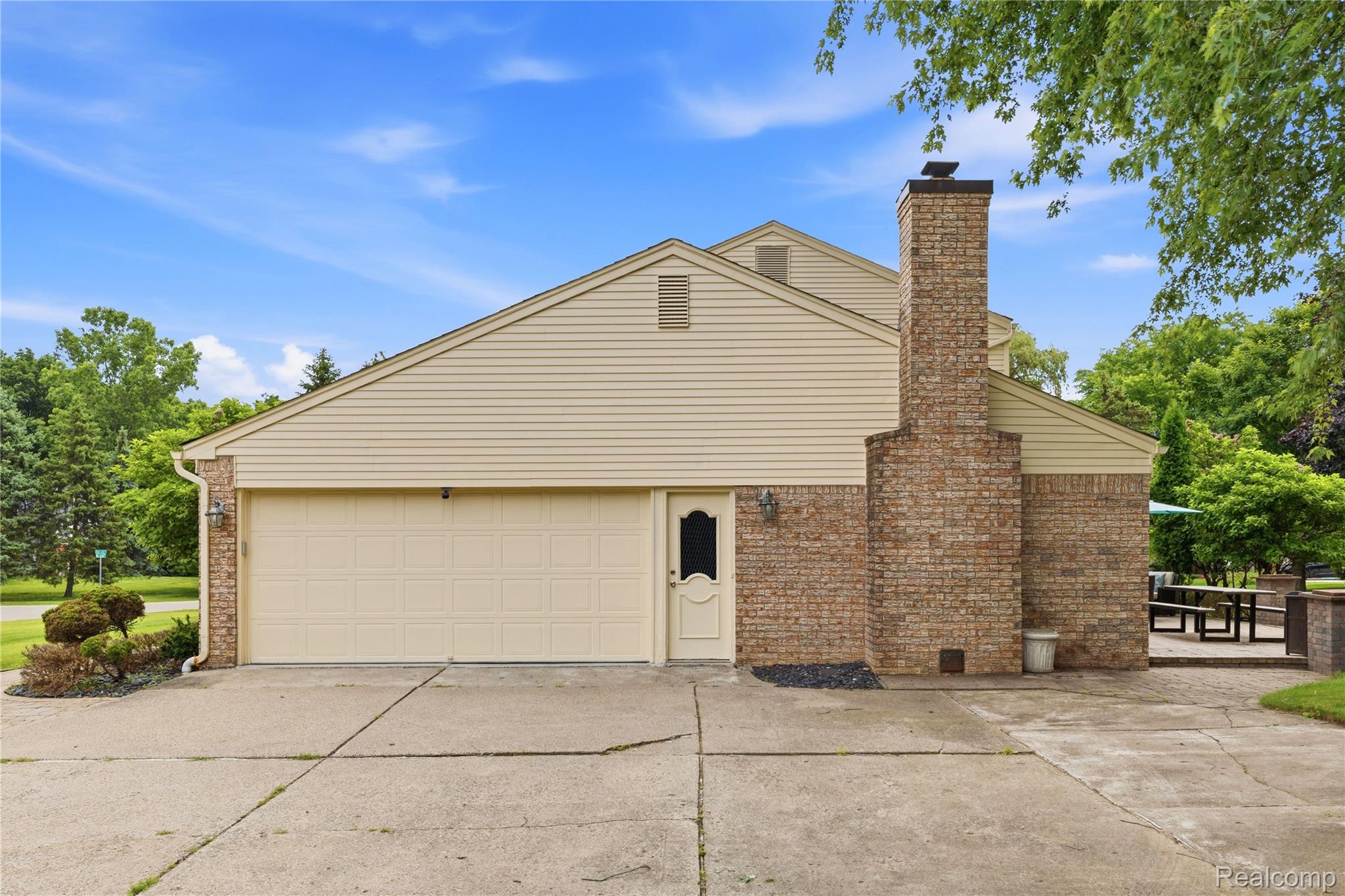 3495 Macnichol Trail