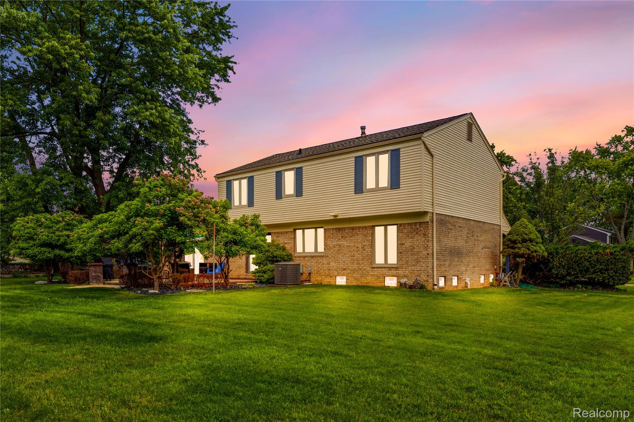3495 Macnichol Trail
