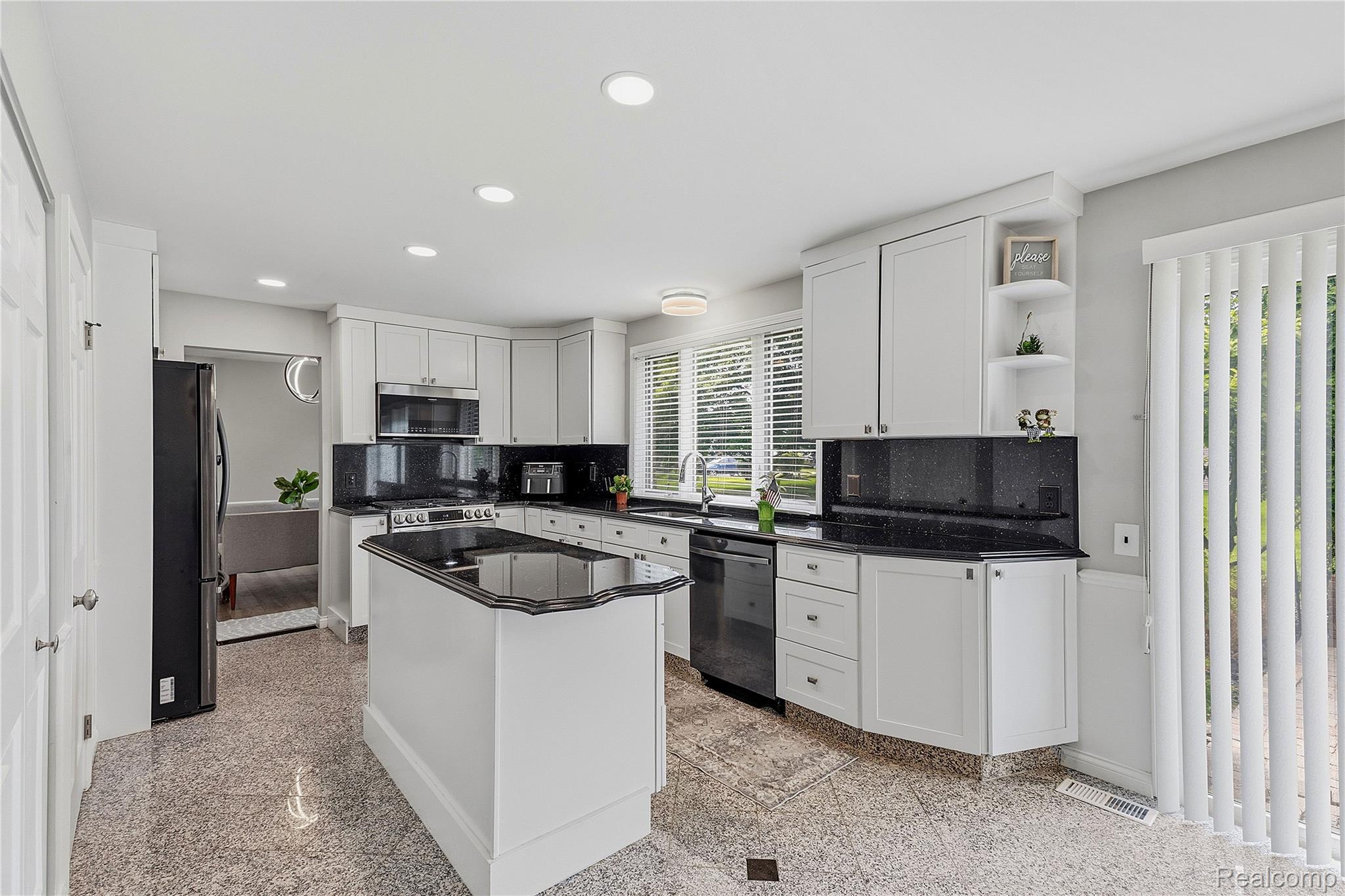 3495 Macnichol Trail