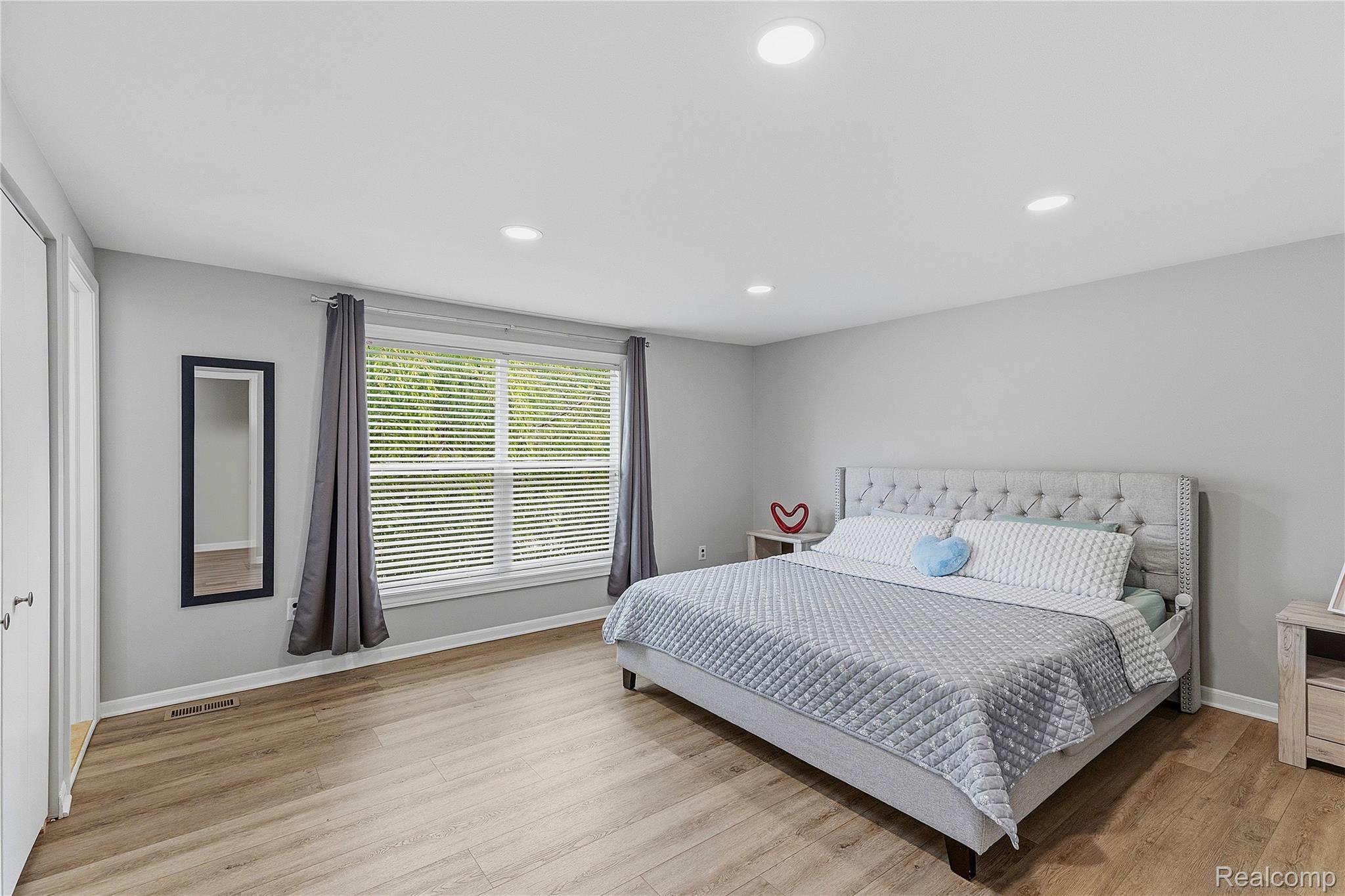 3495 Macnichol Trail