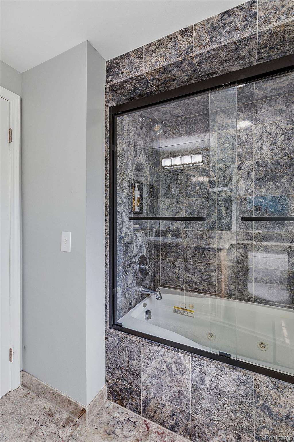 3495 Macnichol Trail