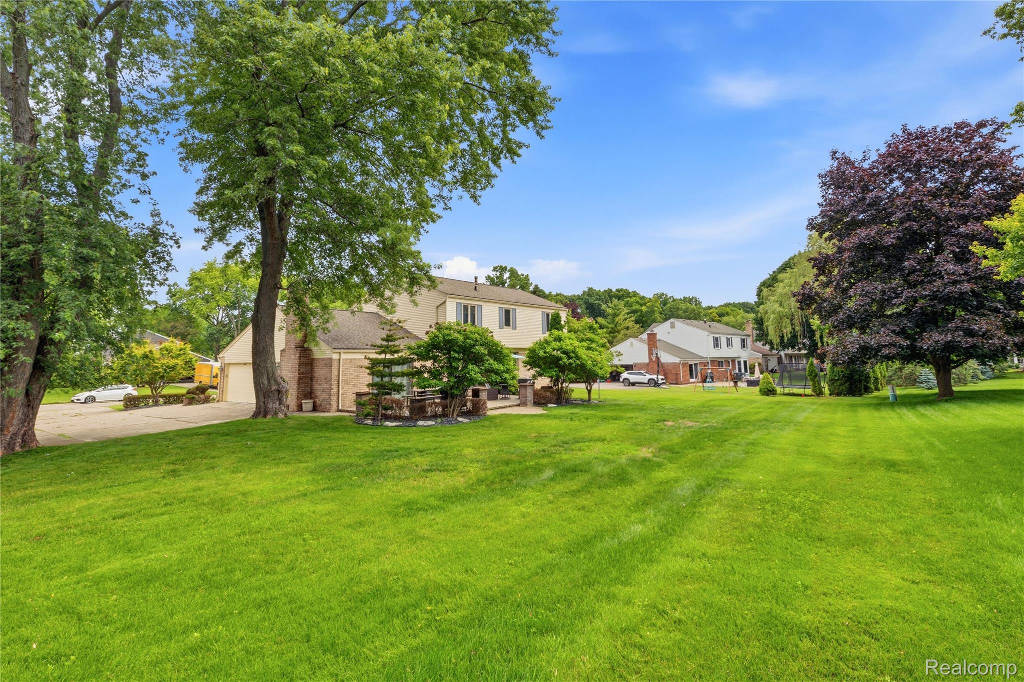 3495 Macnichol Trail