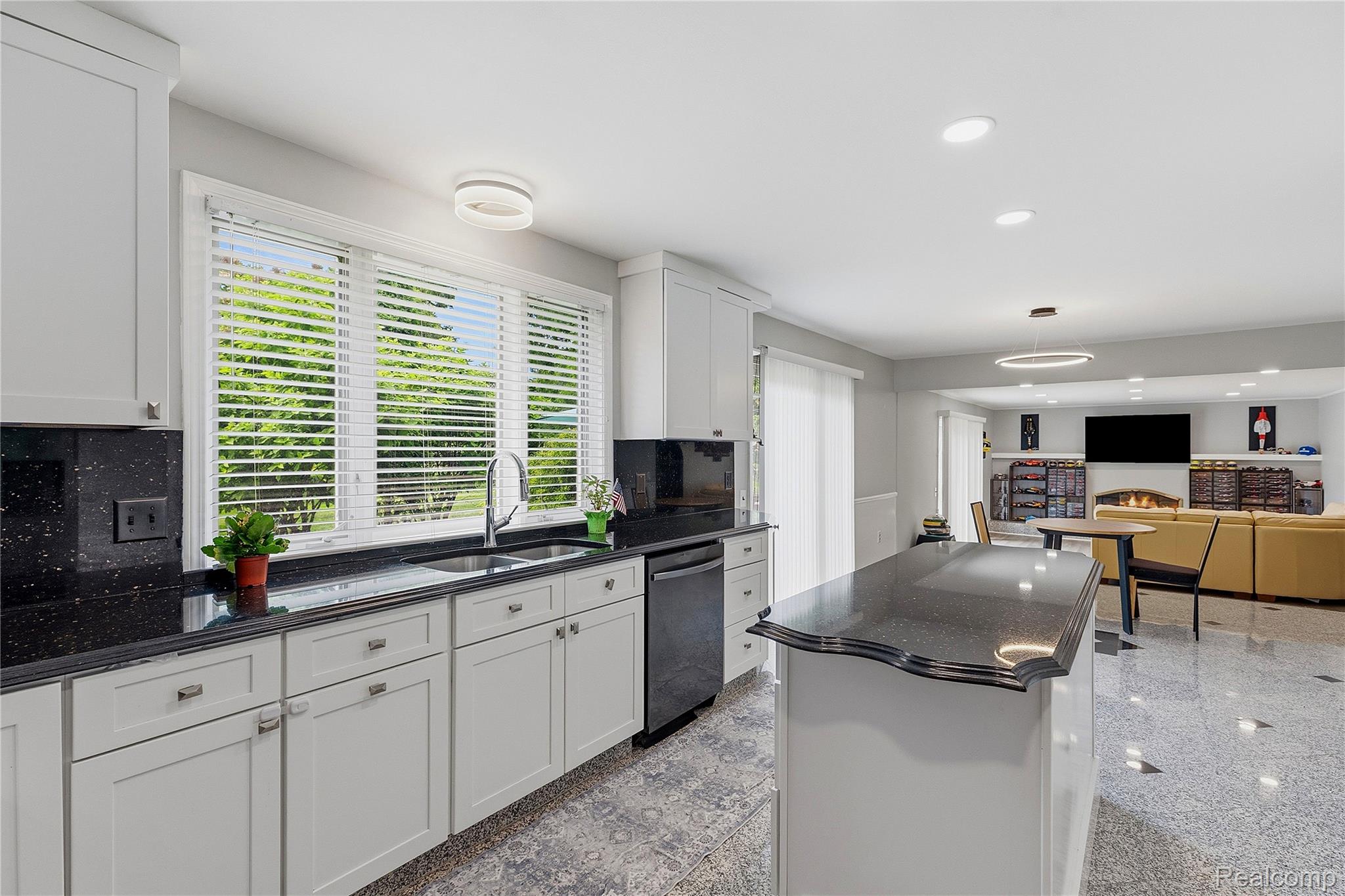 3495 Macnichol Trail