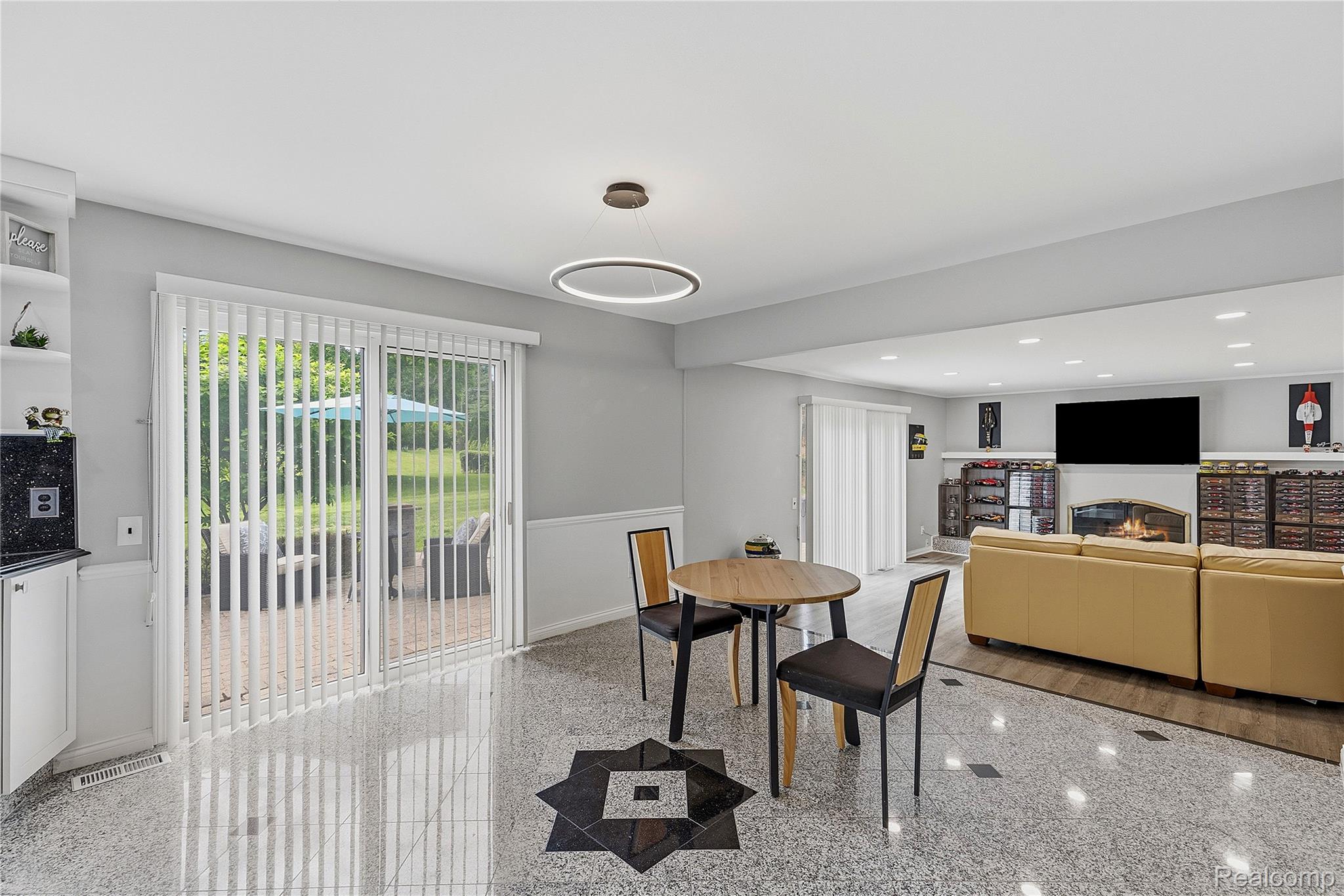 3495 Macnichol Trail