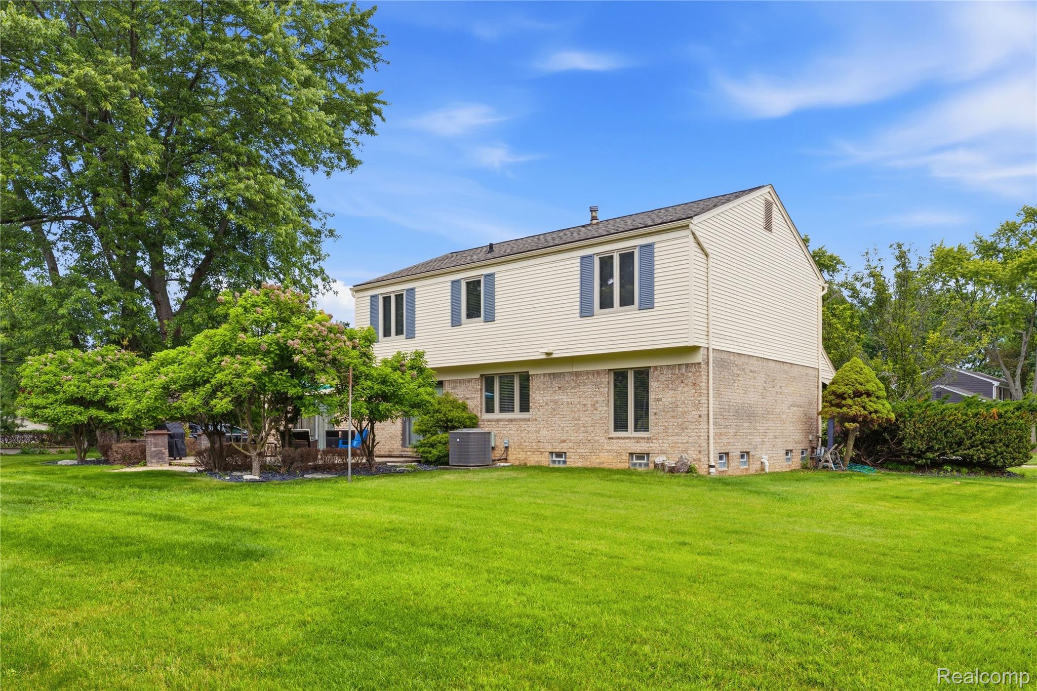 3495 Macnichol Trail