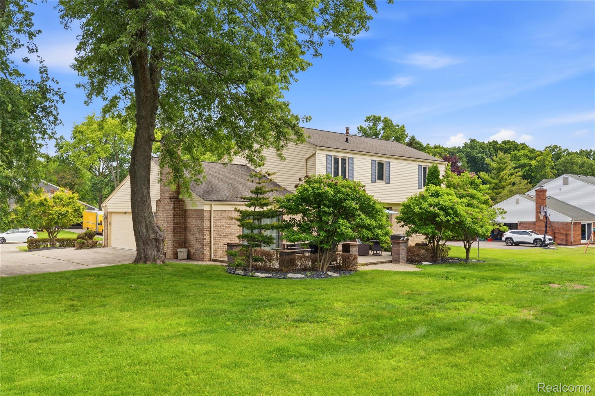 3495 Macnichol Trail