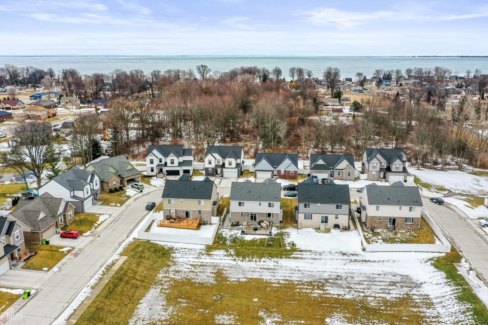 47367 E Bayside Circle