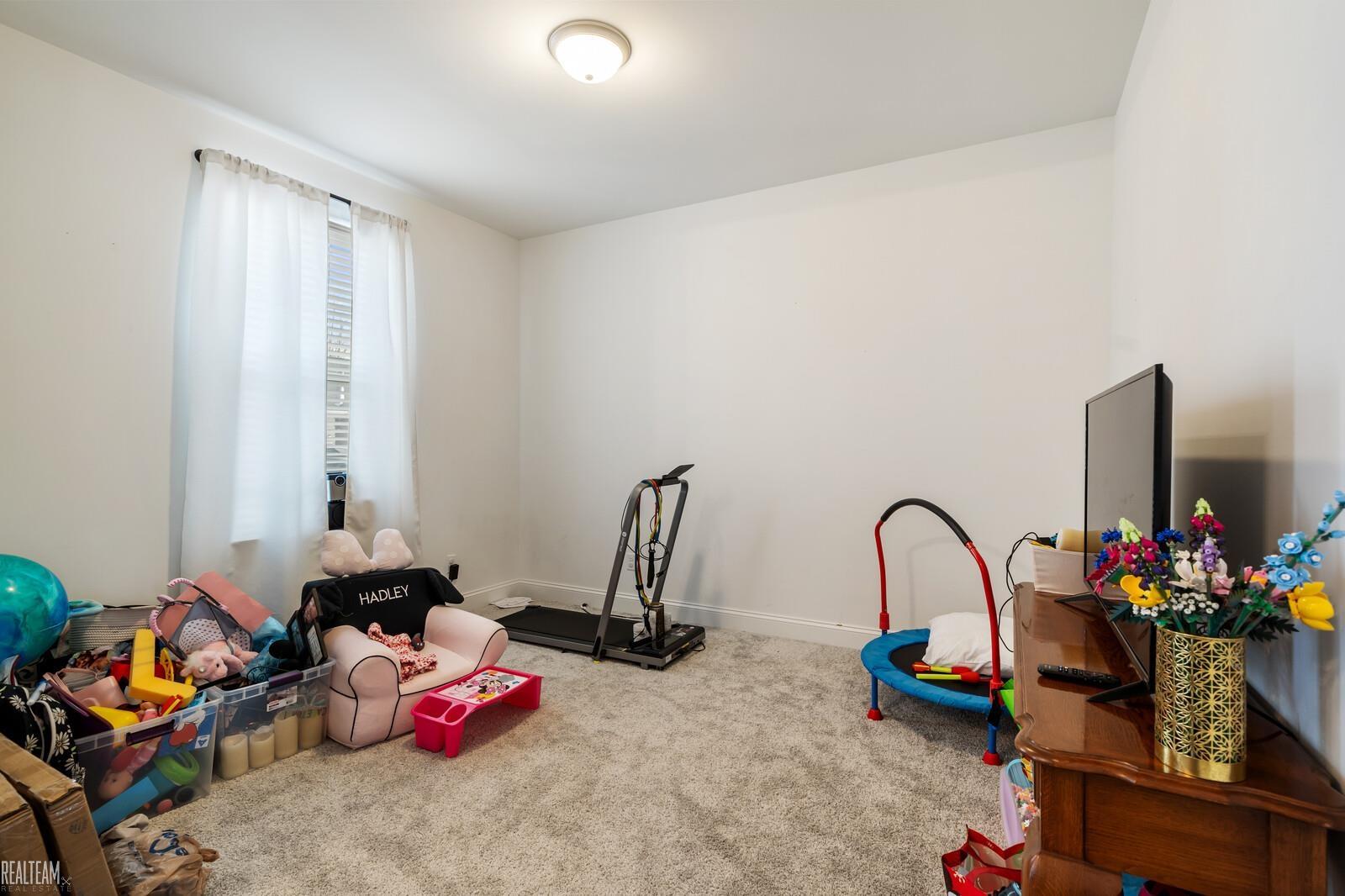 47367 E Bayside Circle