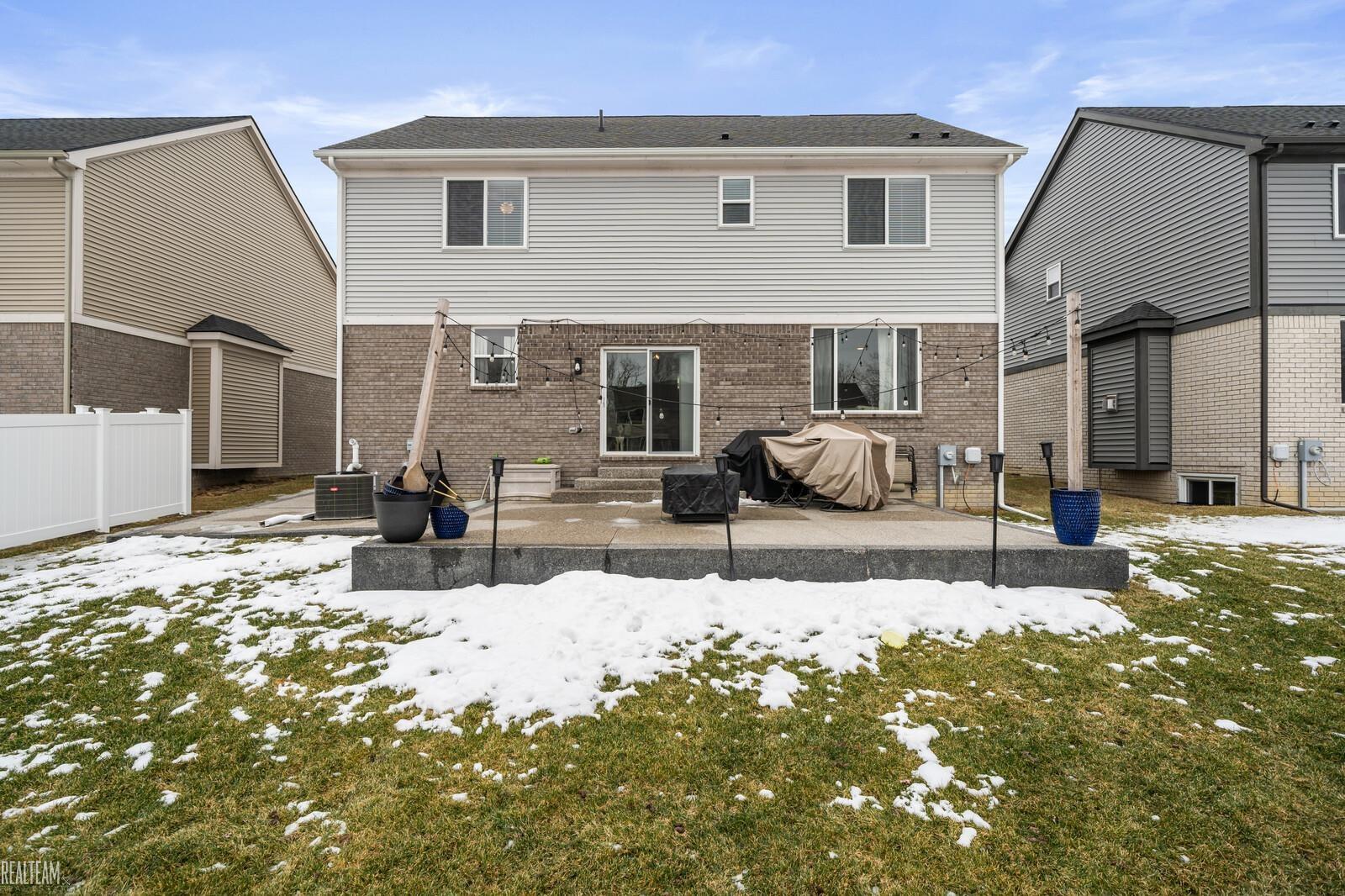 47367 E Bayside Circle