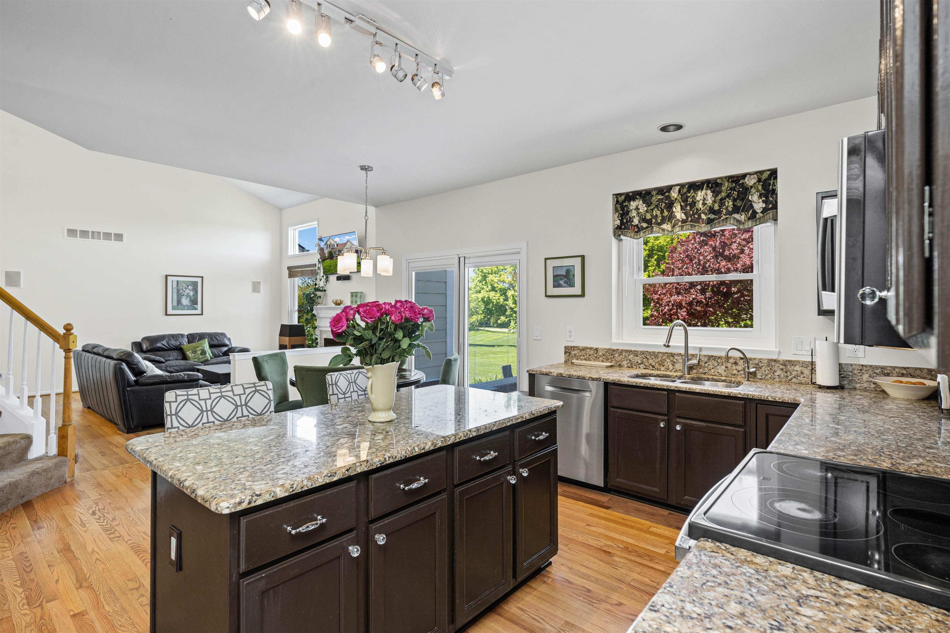 4247 Bold Meadows Street