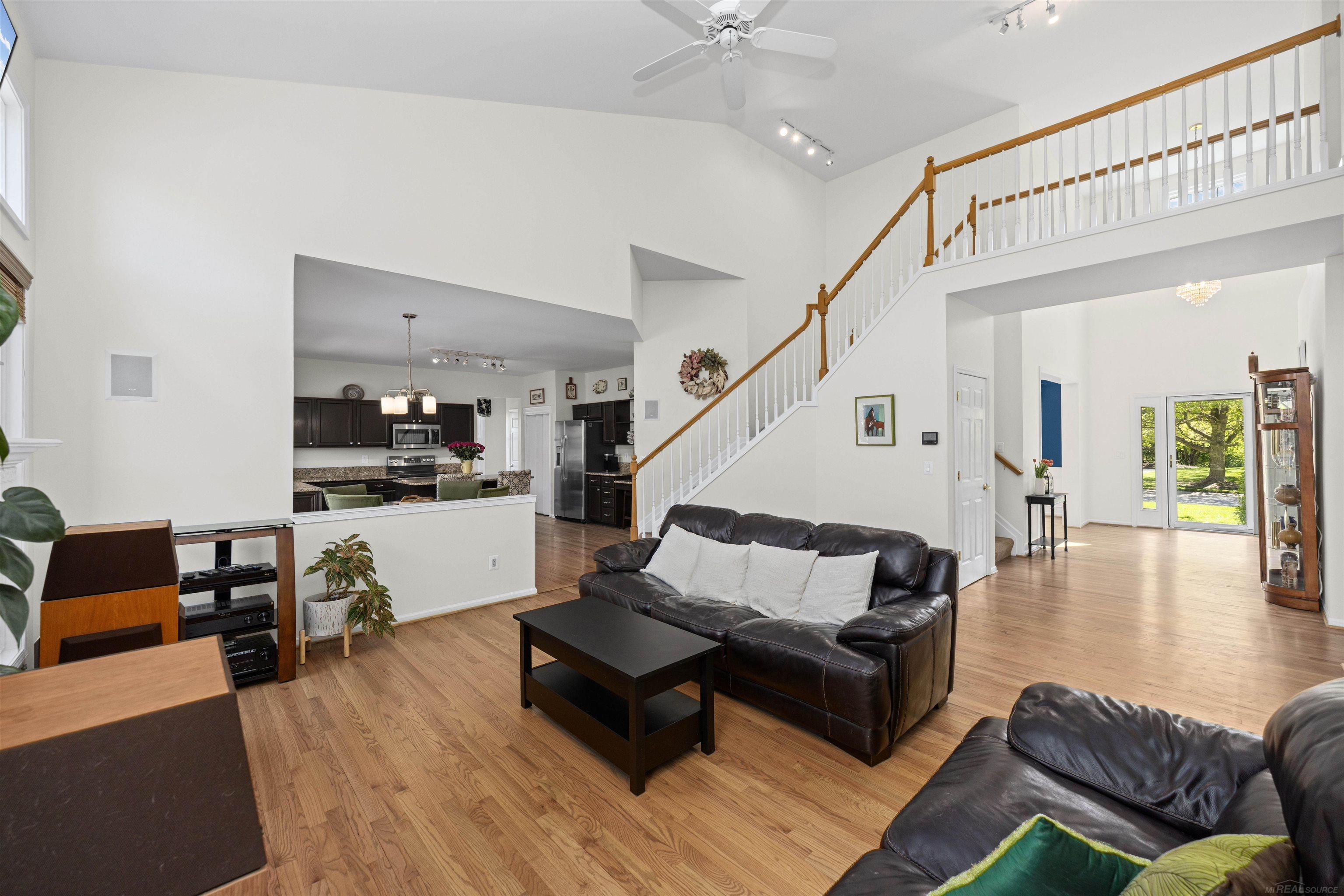 4247 Bold Meadows Street