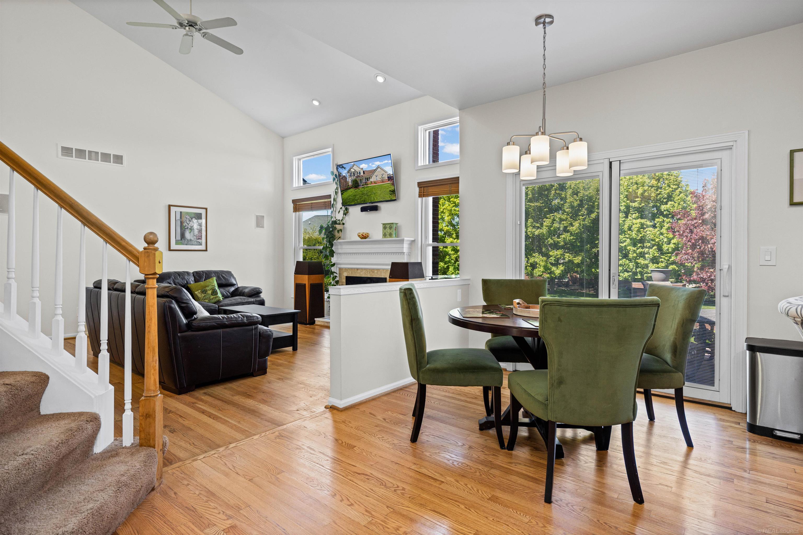 4247 Bold Meadows Street
