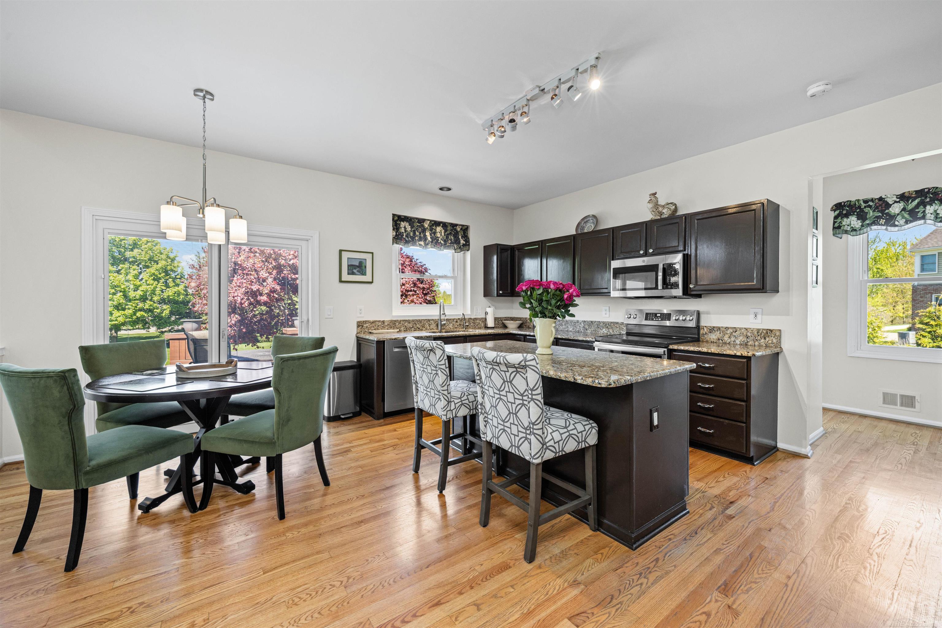 4247 Bold Meadows Street