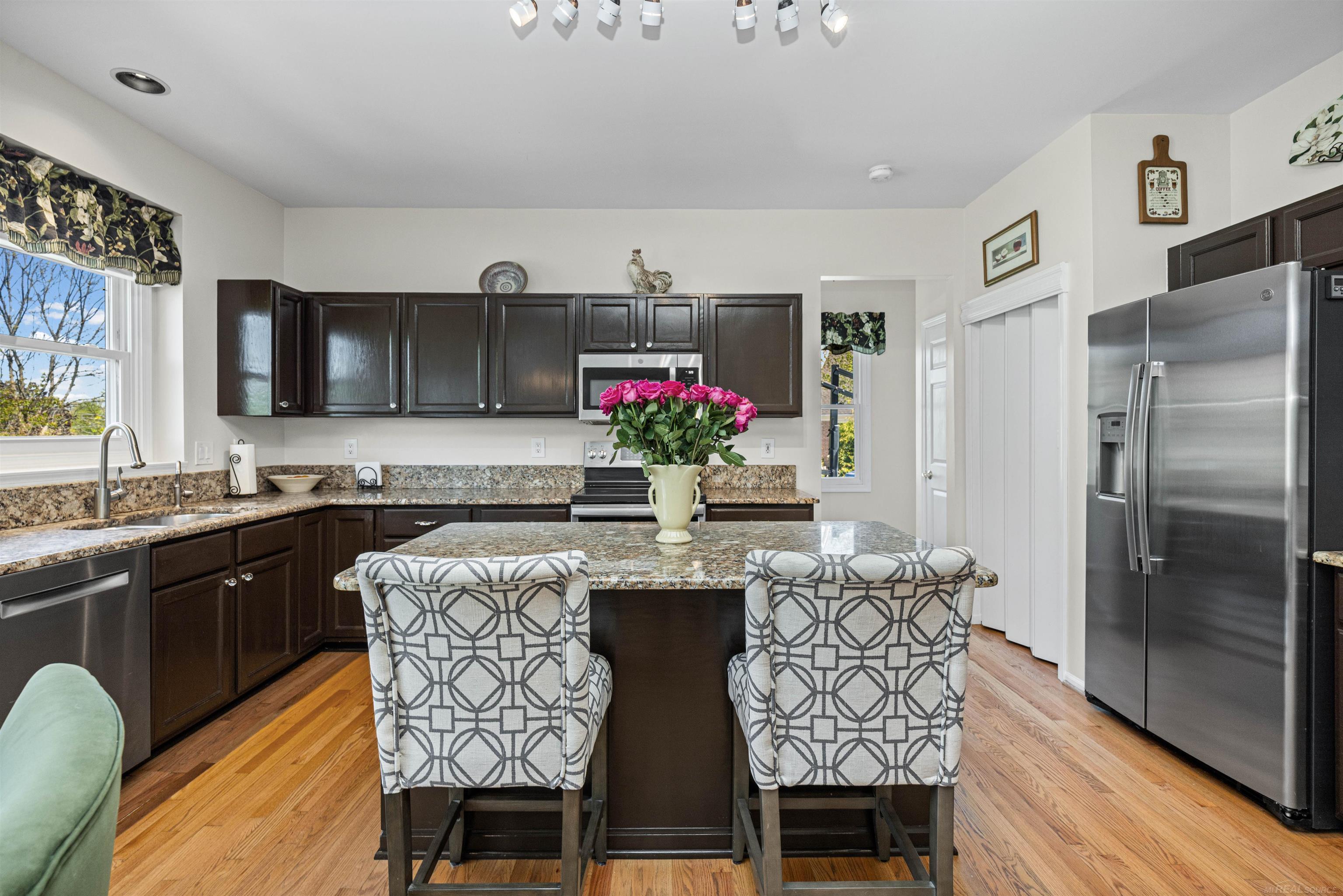 4247 Bold Meadows Street