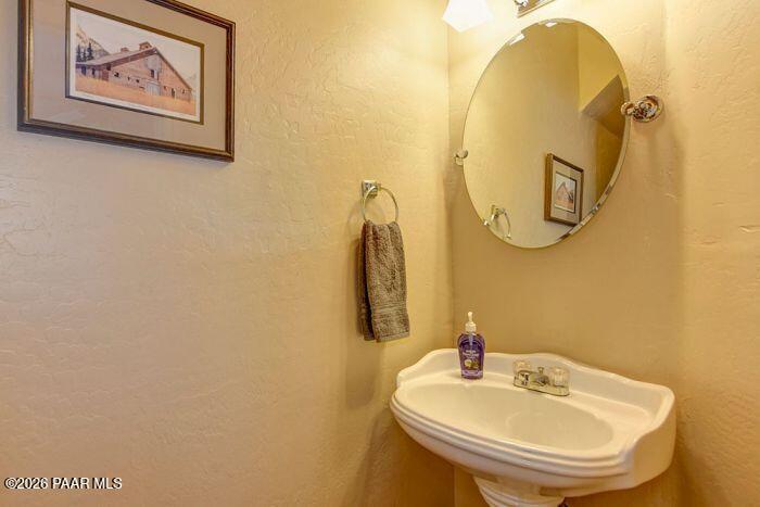 325 E Union 'The Townhouse' Street